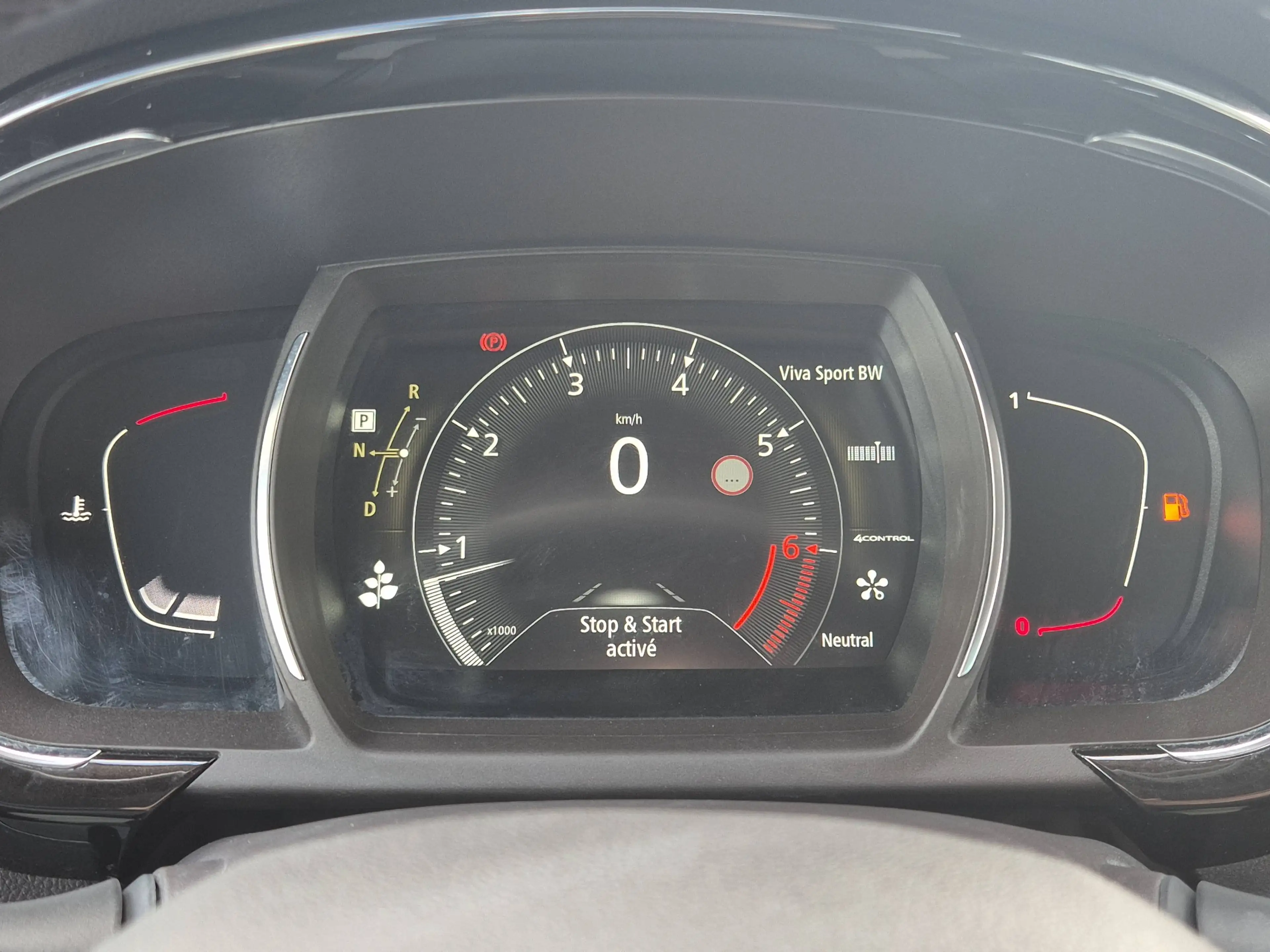 Renault Espace Espace 1.6 TCe Energy Initiale Paris EDC — photo 8