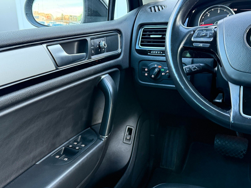 Volkswagen Touareg 3.0TDI V6 Terrain Tech 4Mot — photo 11