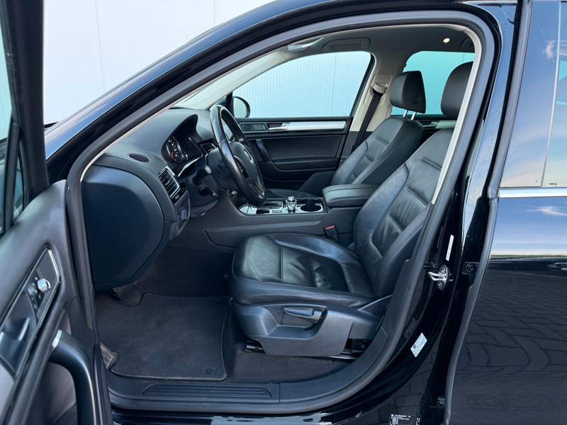 Volkswagen Touareg 3.0TDI V6 Terrain Tech 4Mot — photo 15