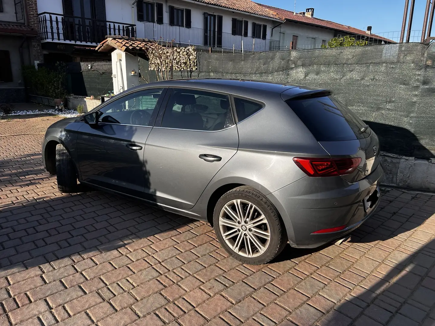 SEAT Leon 2.0 tdi Xcellence 150cv dsg - 1