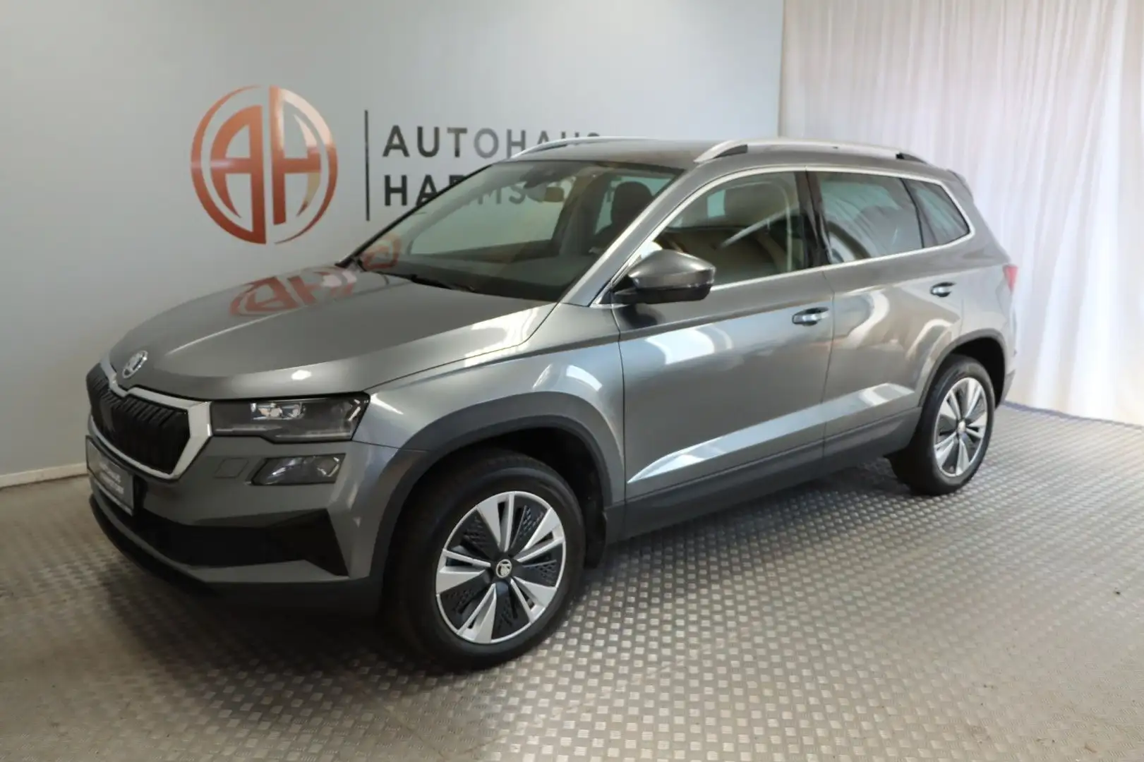 Skoda Karoq Style 1.5 DSG AHK Kamera StHz elek. Koffer Gris - 2