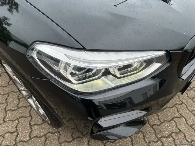 BMW X4 M view 9