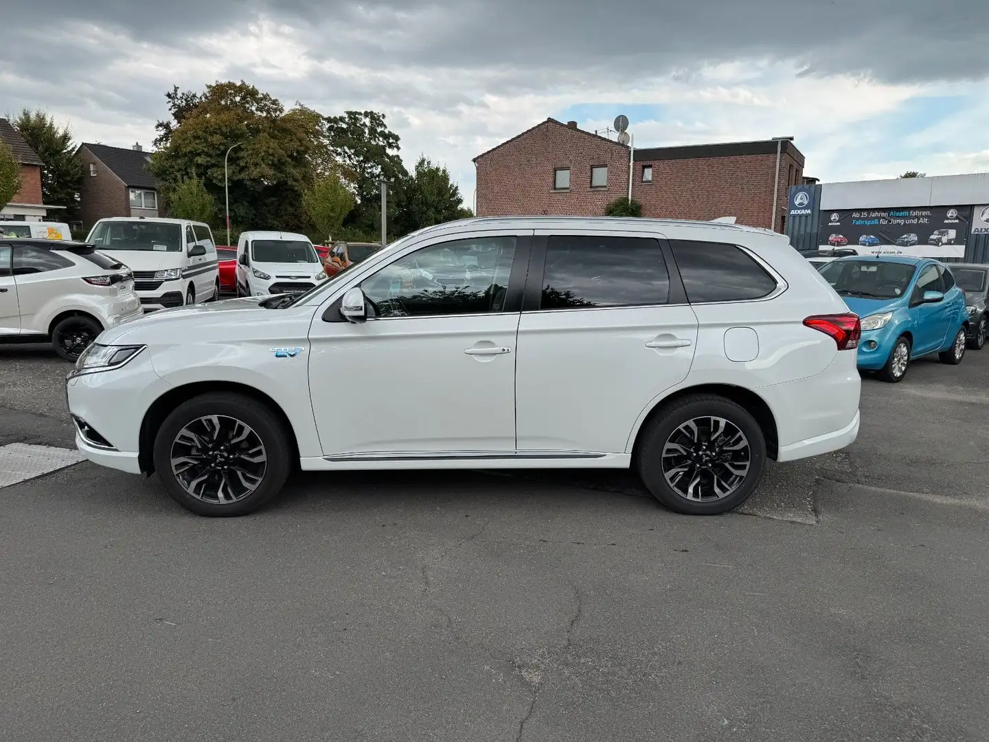 Mitsubishi Outlander PHEV Plus 4WD Weiß - 2