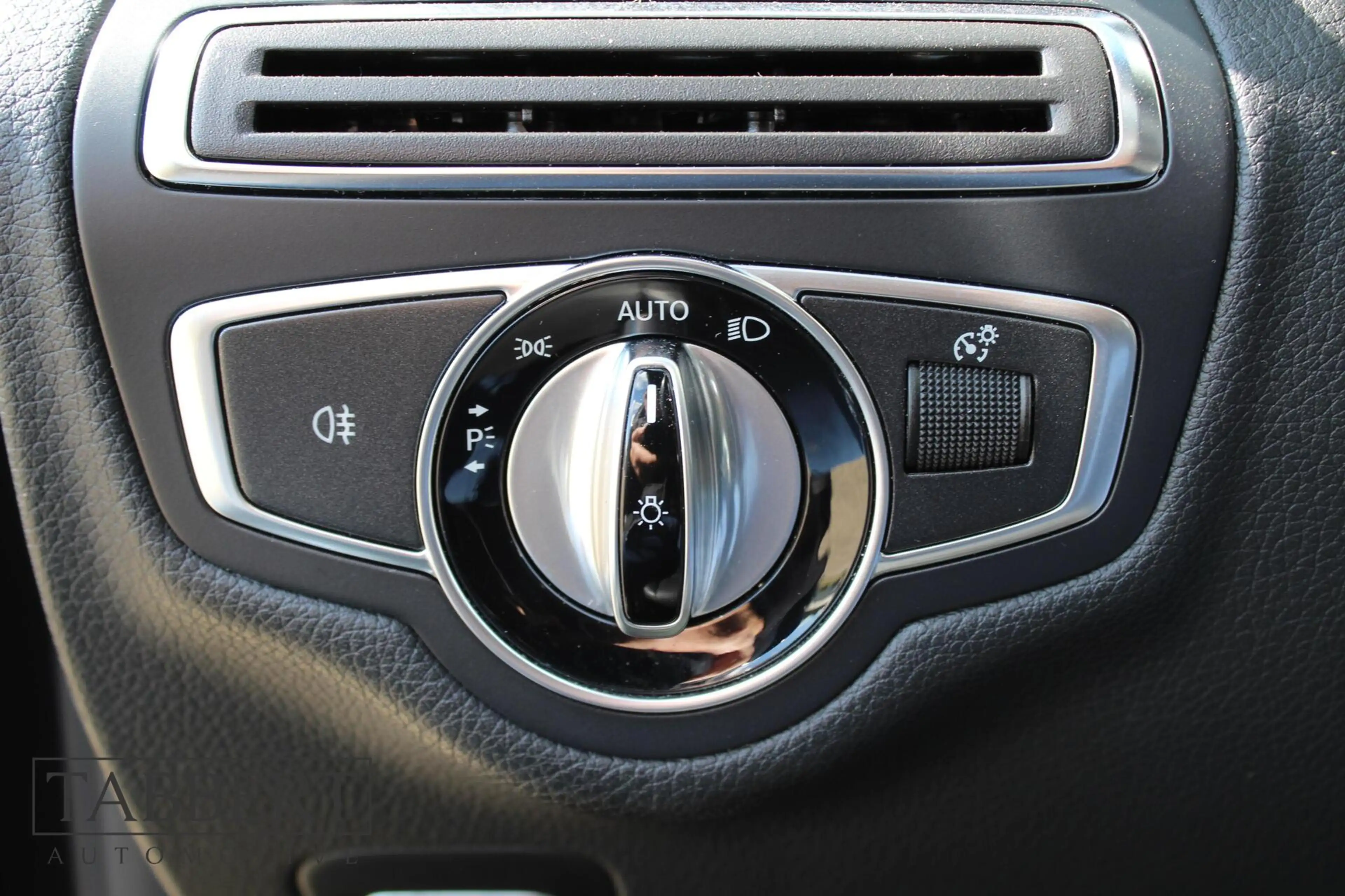 Mercedes-Benz C 180 AMG Sport Edition — photo 14