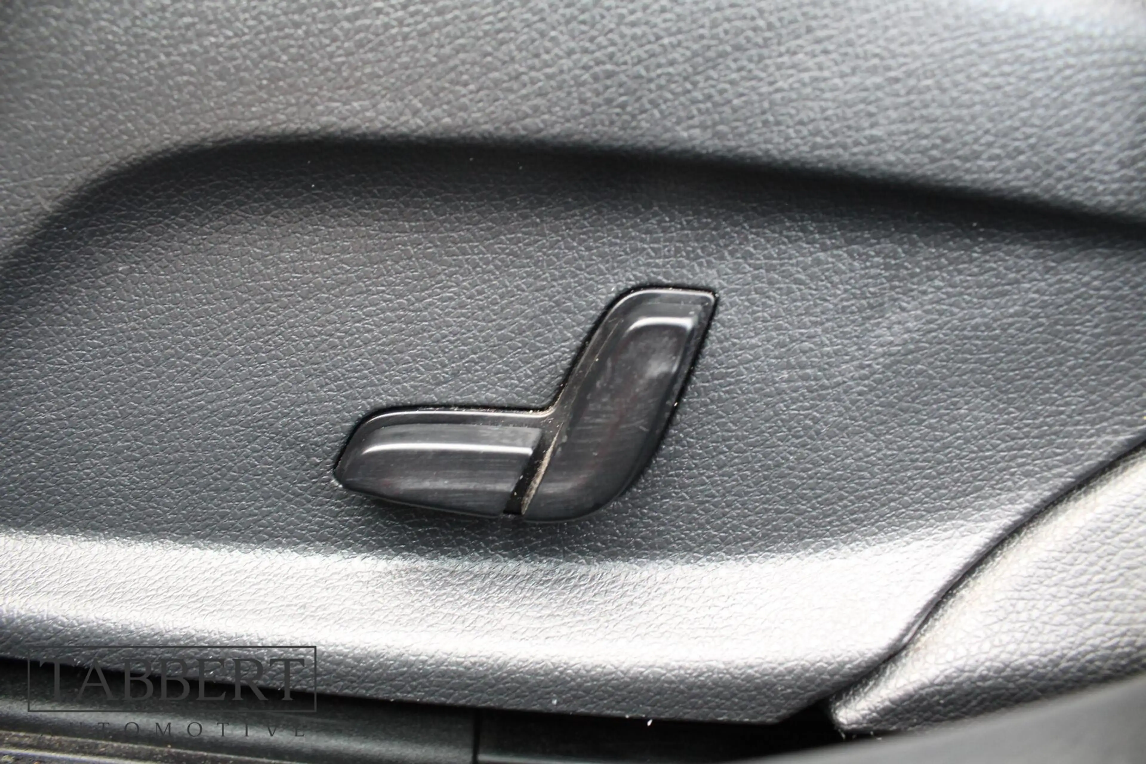 Mercedes-Benz C 180 AMG Sport Edition — photo 13