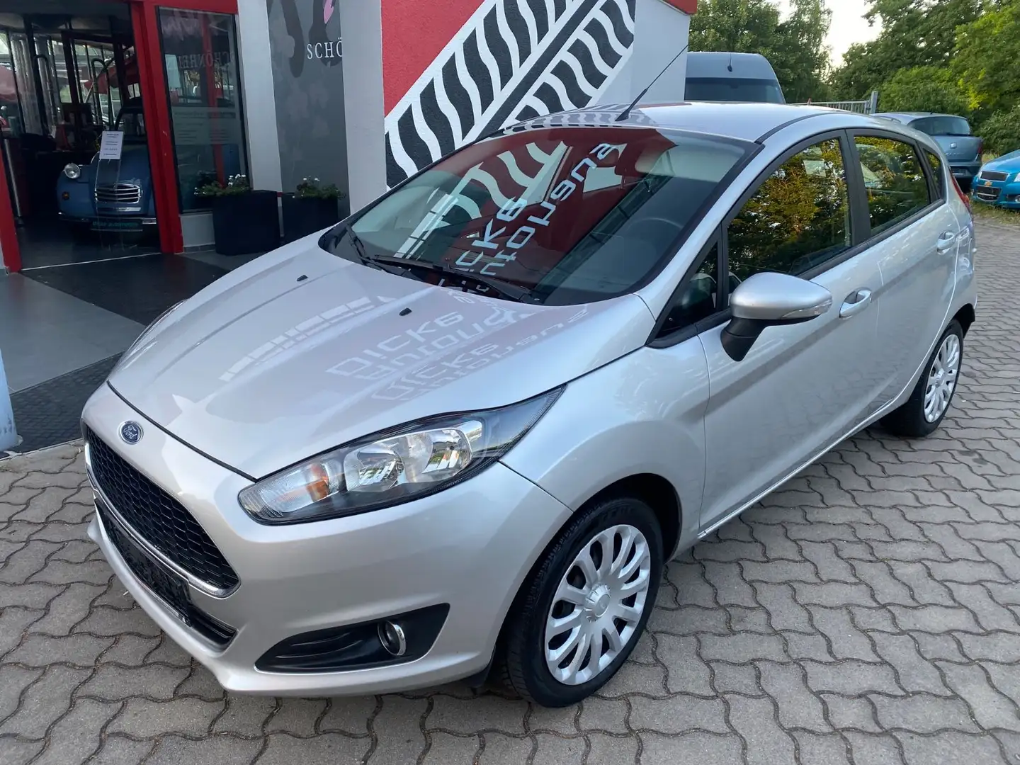 Ford Fiesta 1.4 Klima MFLR 65tkm 5türig Silber - 2
