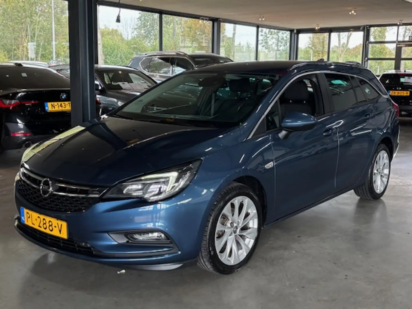 Opel Astra 1.0 Turbo 105pk Start/Stop Business+ Blauw - 1