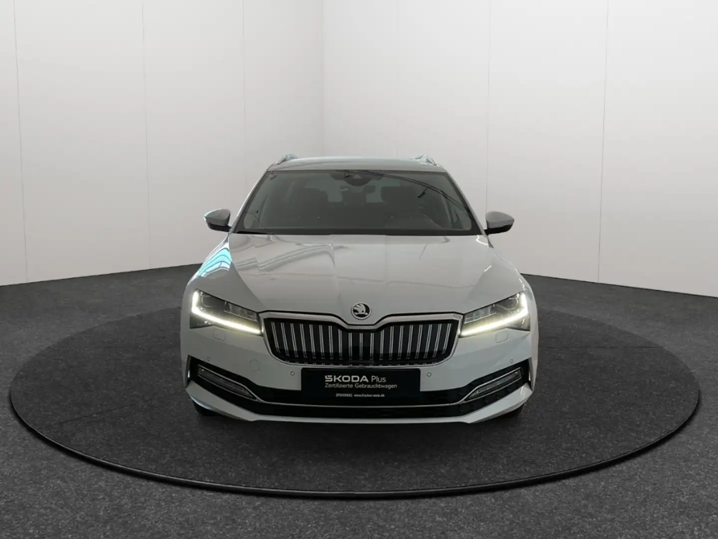 Skoda Superb Combi 1.4TSI iV DSG Style LED Navi Rear View ACC Weiß - 2