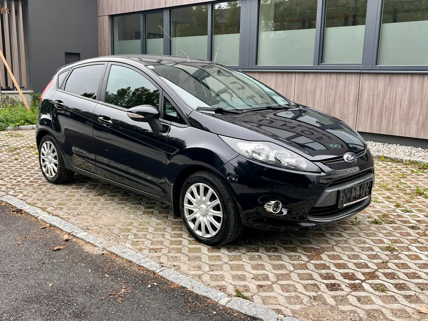 Ford Fiesta Fiesta Iconic 1,25 Iconic mit Pickerl und Klima Schwarz - 1