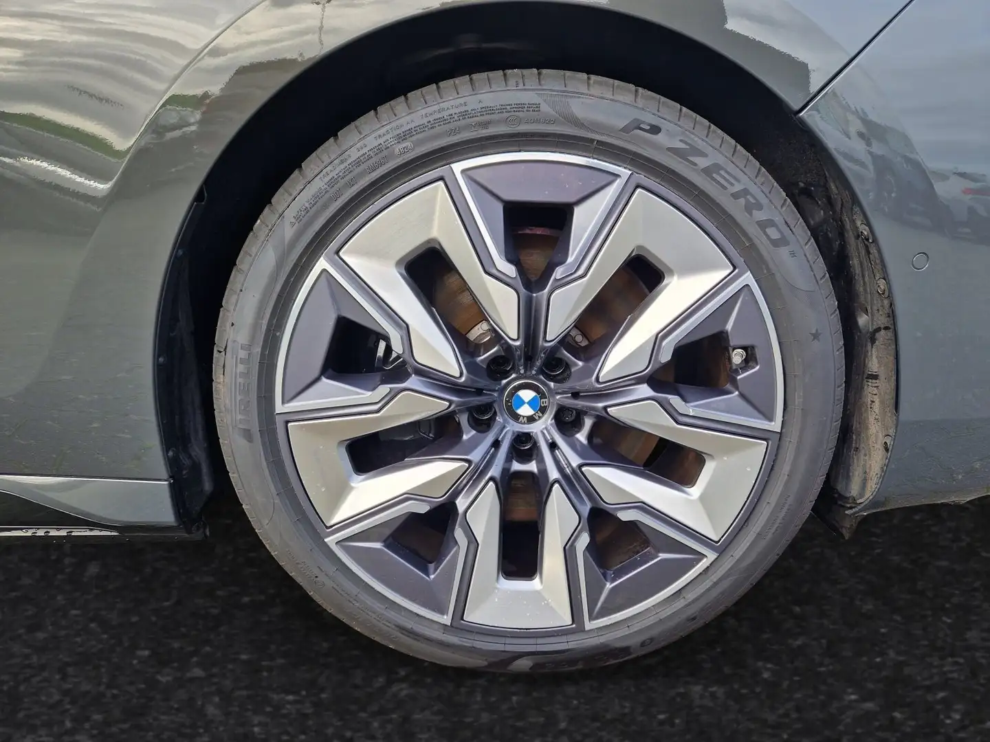 BMW 750 e xDrive *€ 1.190 Zubehörbonus*M Sport Pro Grau - 2
