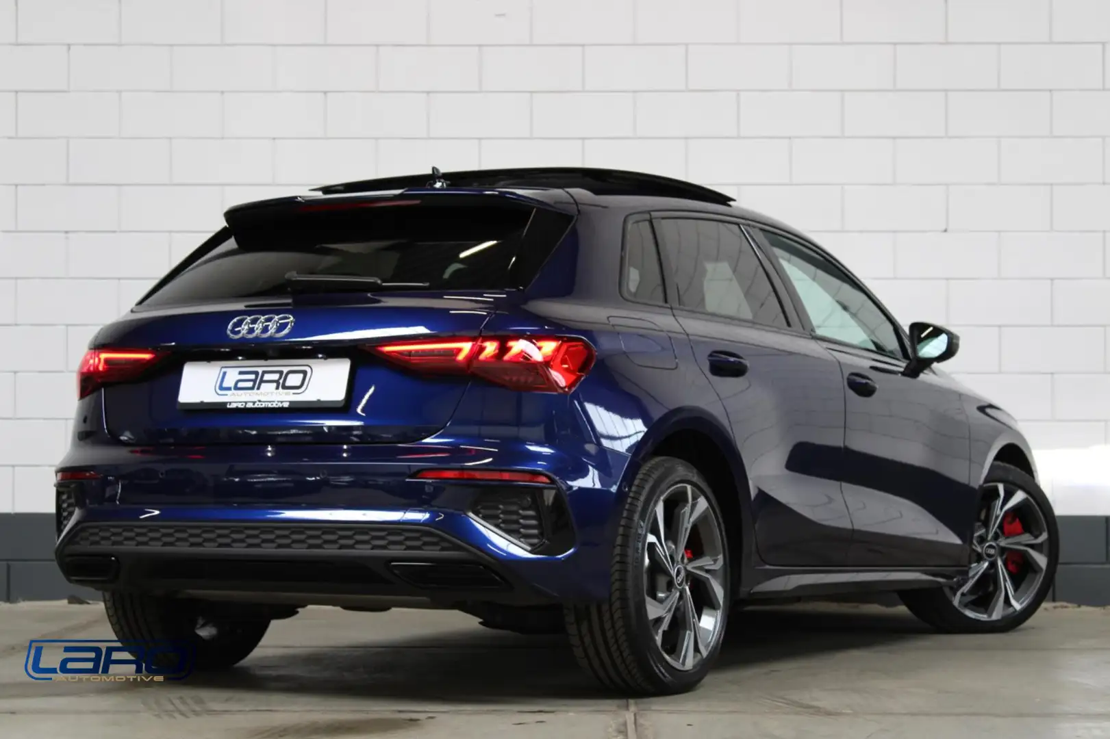 Audi A3 Sportback 45 TFSI e S-Line 245pk | Pano Leer Memor Blauw - 2