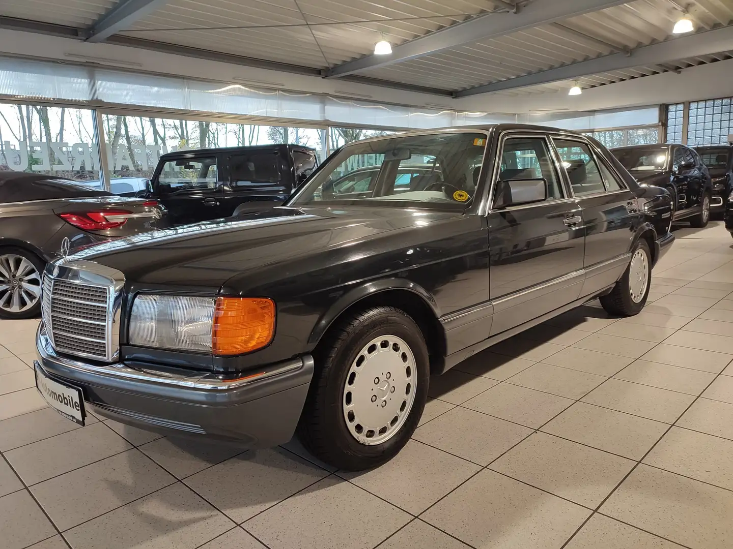 Mercedes-Benz S 300 300 SE Automatik/ZV/AHK/H-Kennzeichen/Schiebedach Schwarz - 1