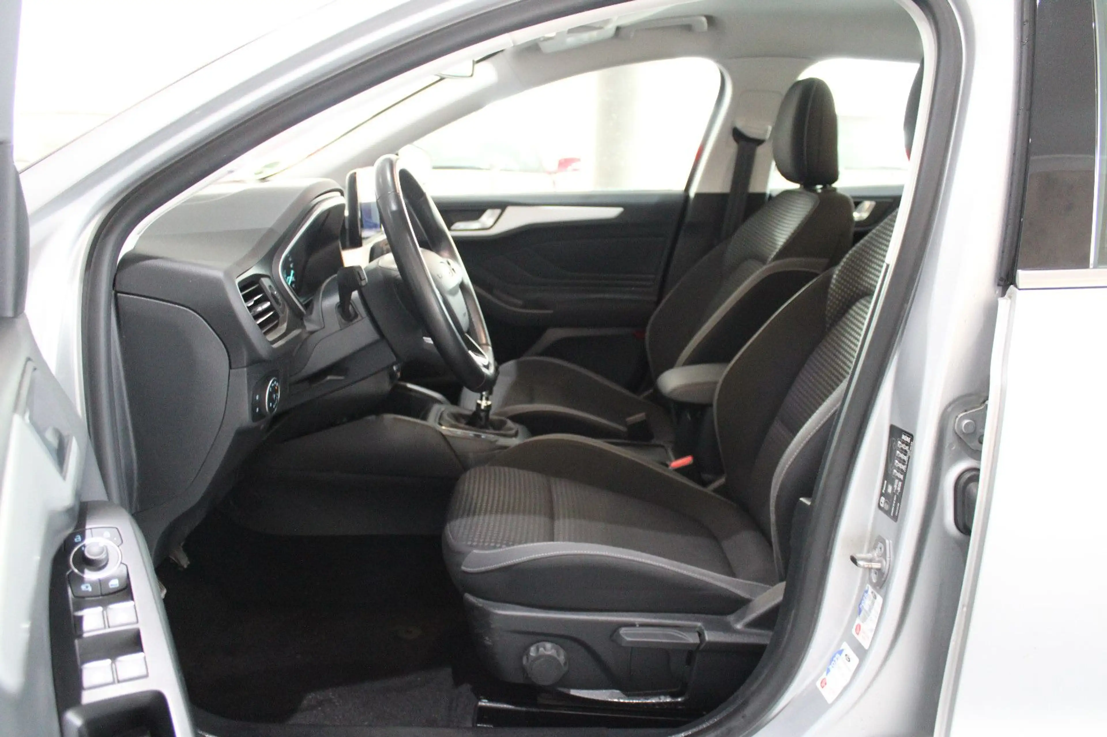 Ford Focus 1,0 EcoBoost Cool & Connect LED NAVI RFK — photo 7