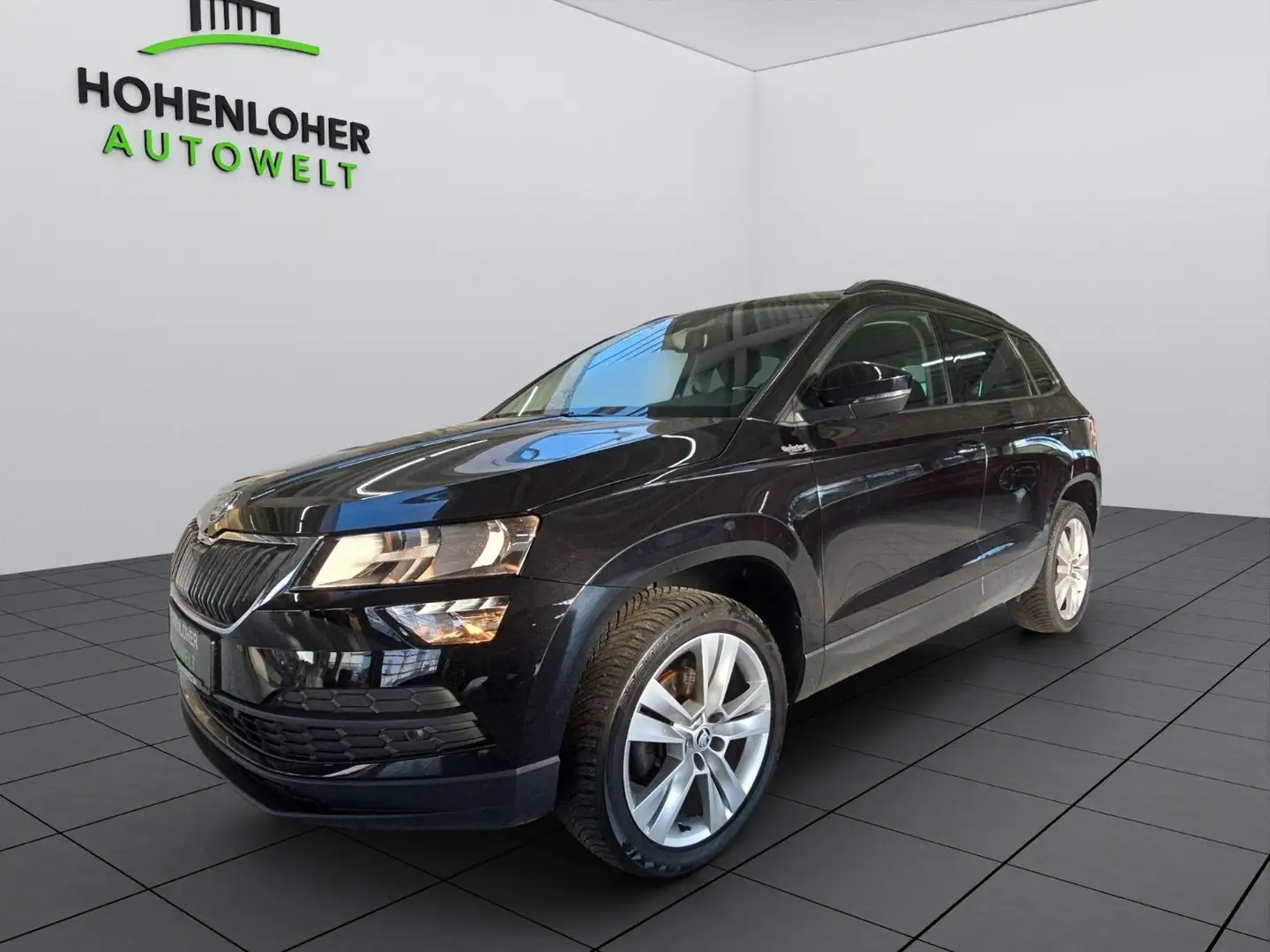 Skoda Karoq Style Automatik *AHK*RFK*Navi*SHZ*PDC* Zwart - 1