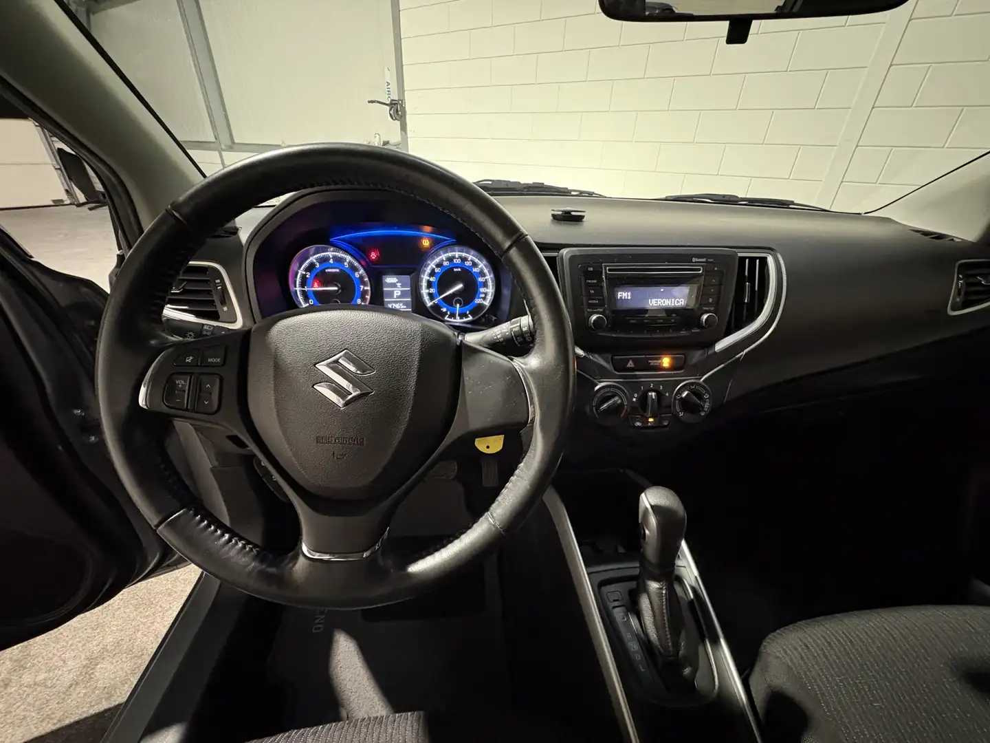 Suzuki Baleno 1.2 Dynamic, Automaat, 1e eigenaar, Zuinig, Airco, Gris - 2