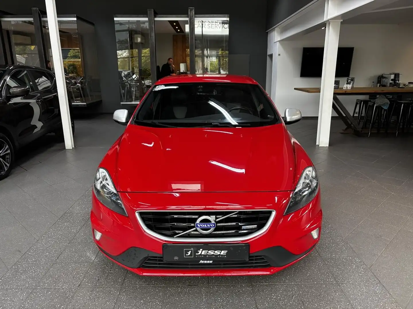 Volvo V40 D4 R-Design Bi-Xenon Navi AHK Rojo - 2
