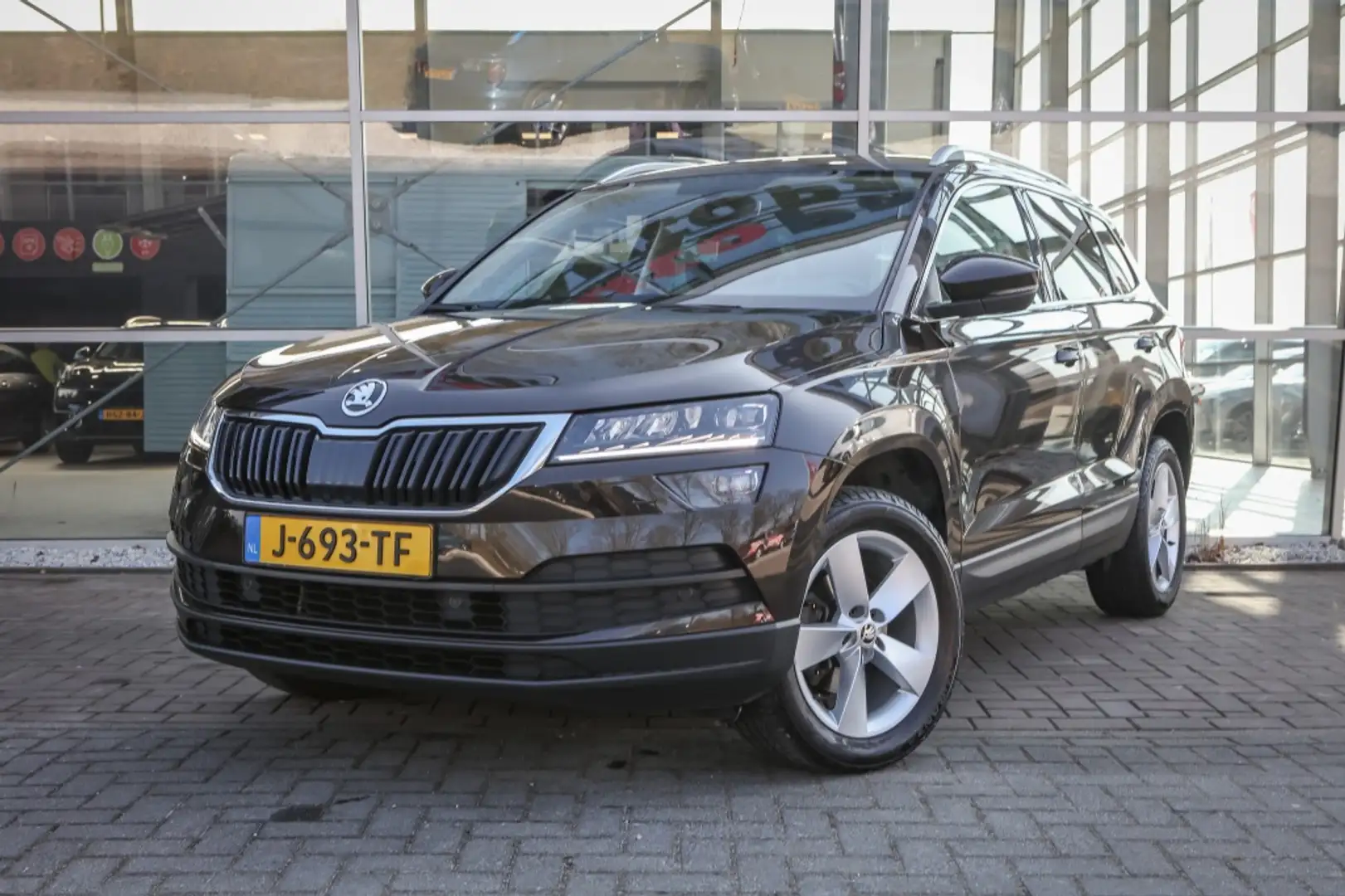 Skoda Karoq 1.5 TSI ACT Style | Carplay / Android Auto | Achte Marrón - 1