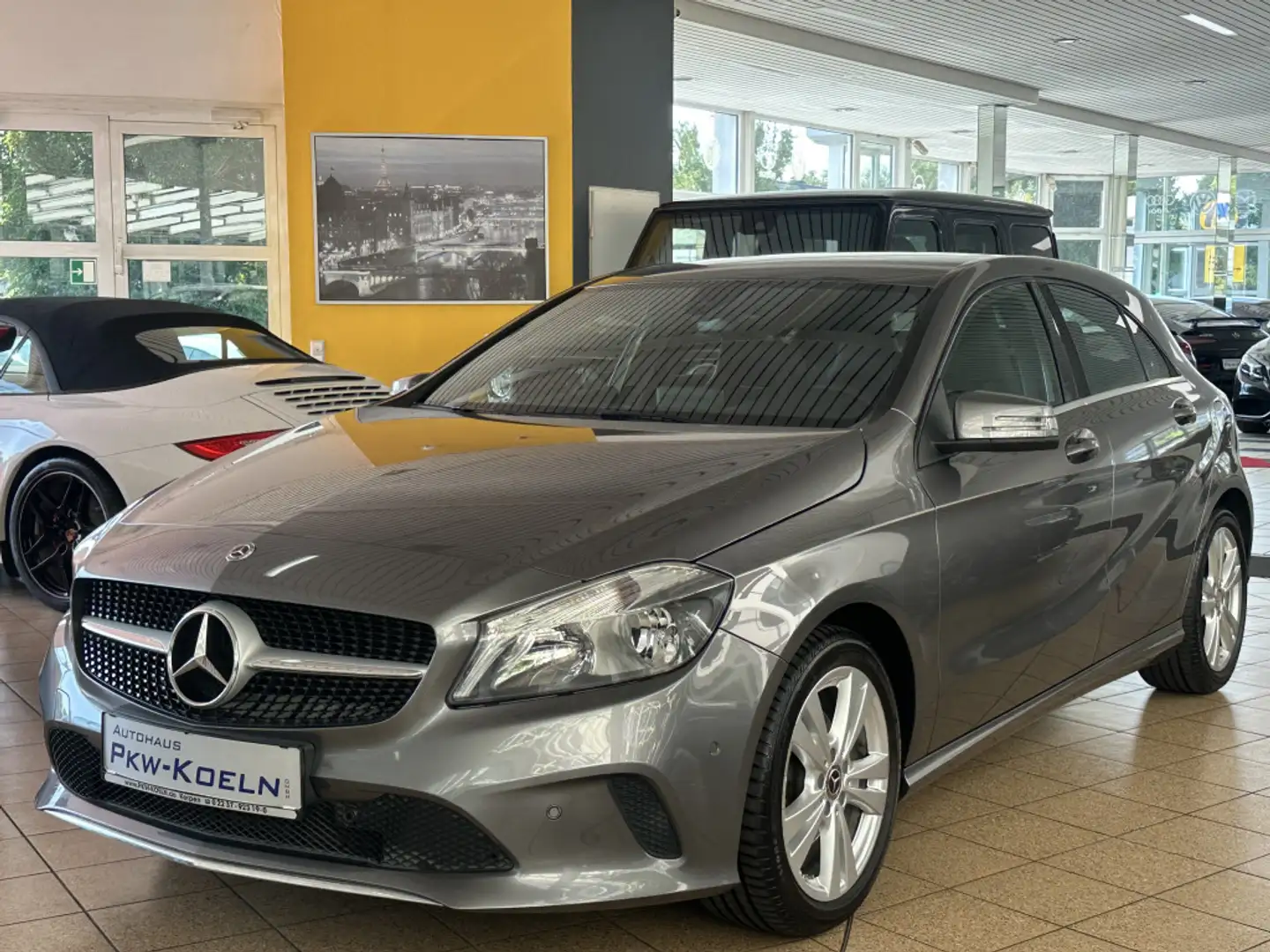 Mercedes-Benz A 200 BlueEfficiency*NAVi*PTS* Grau - 1