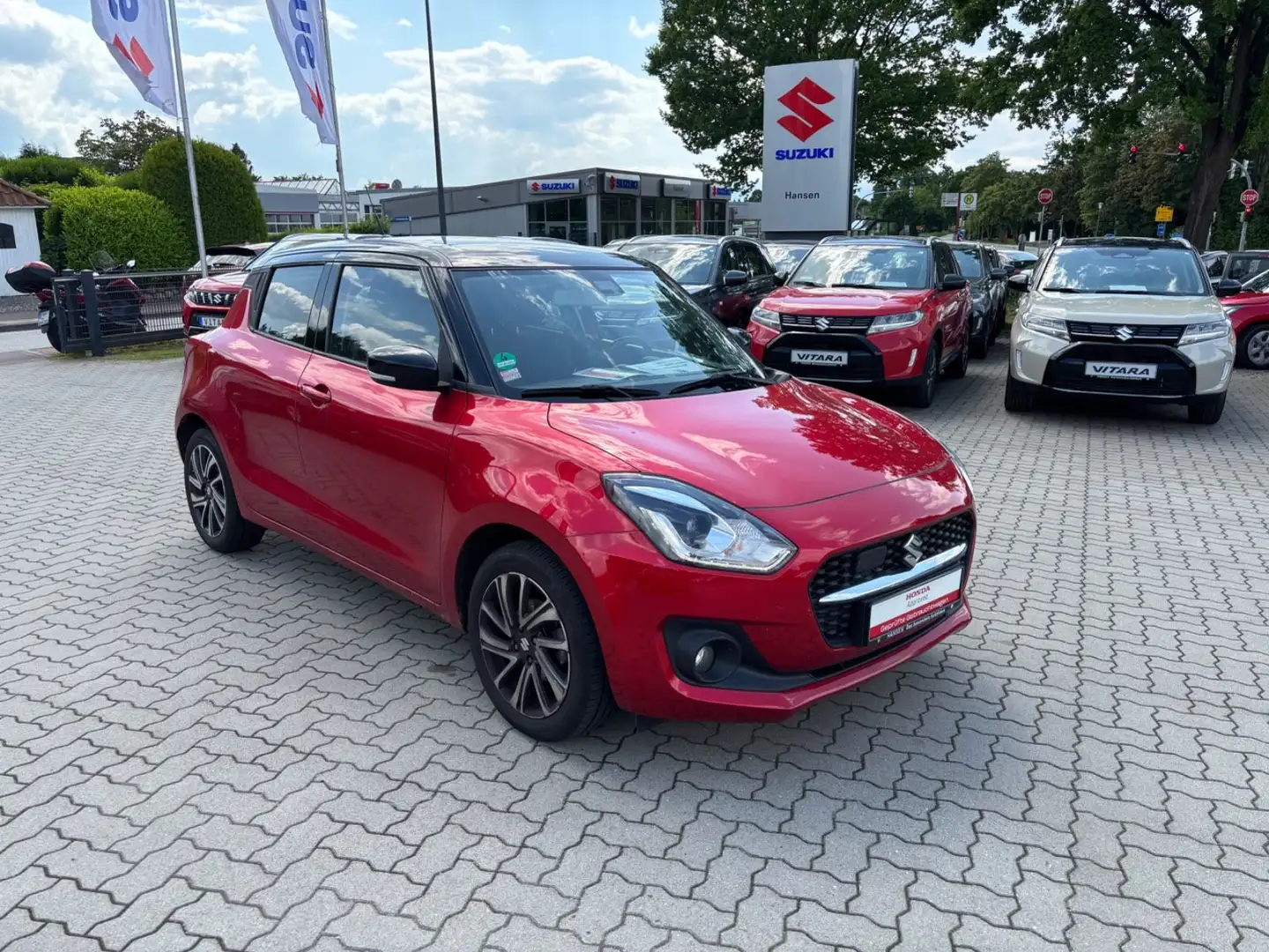 Suzuki Swift Comfort+ Flex Rojo - 2