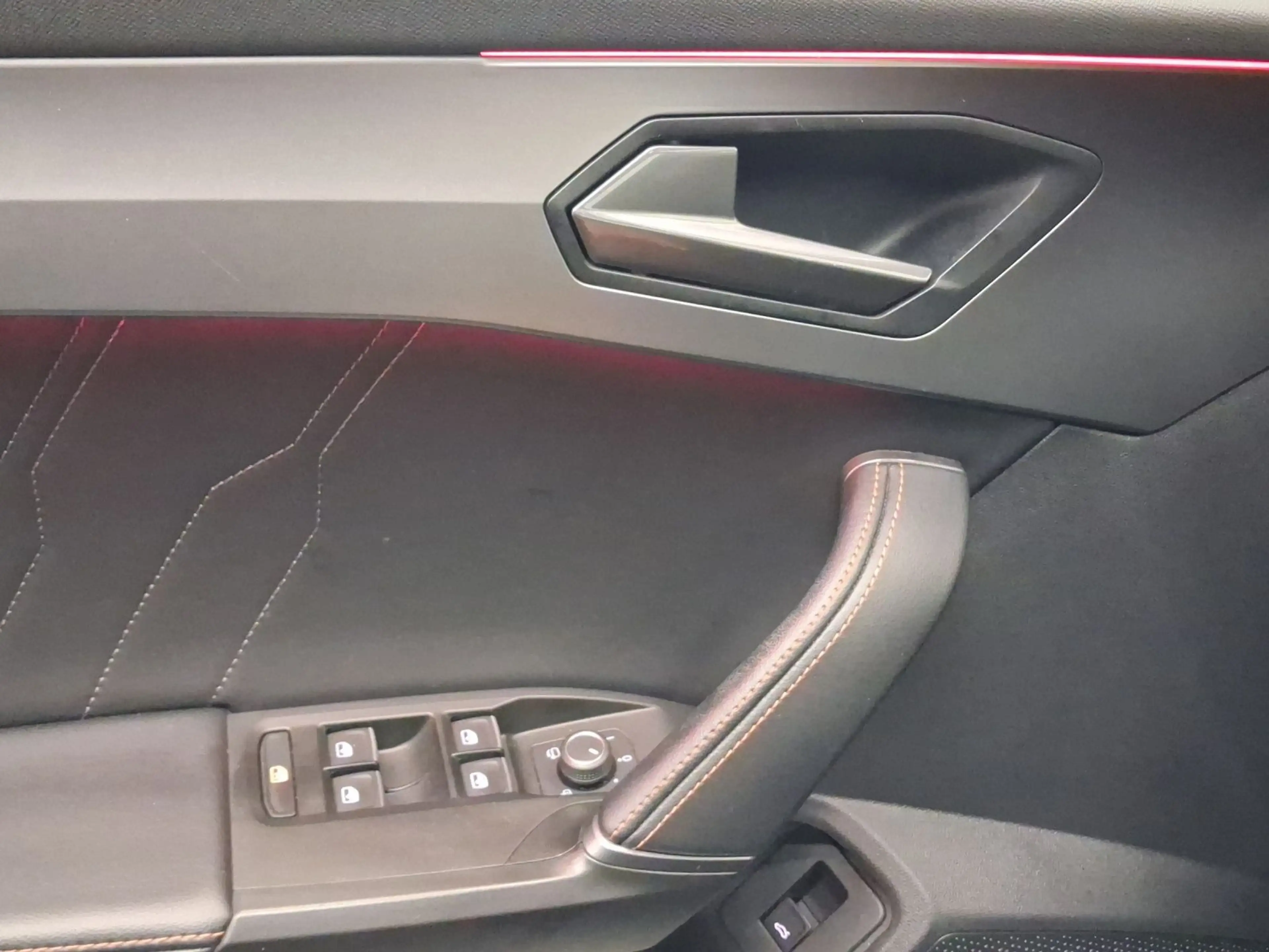 CUPRA Formentor 1.5 TSI DSG LM19 AHK PANO 360° NAVI+ — photo 8