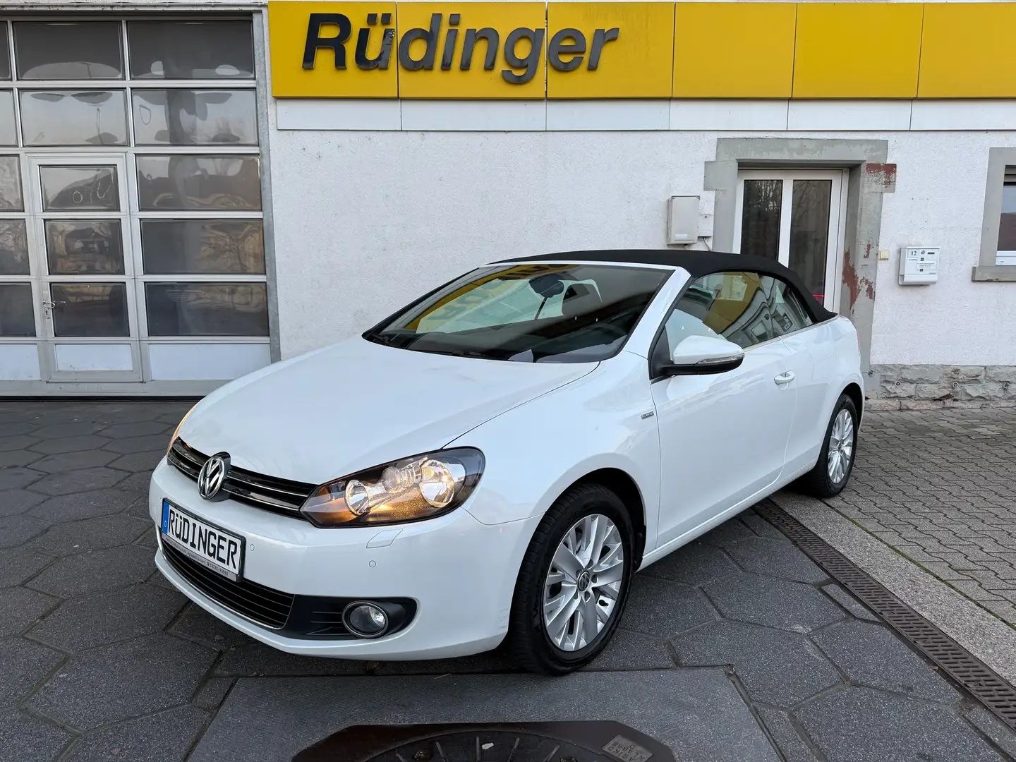 Volkswagen Golf Cabriolet LIFE NAVIGATION SITZHEIZUNG KLIMATRONIC PDC Weiß - 1
