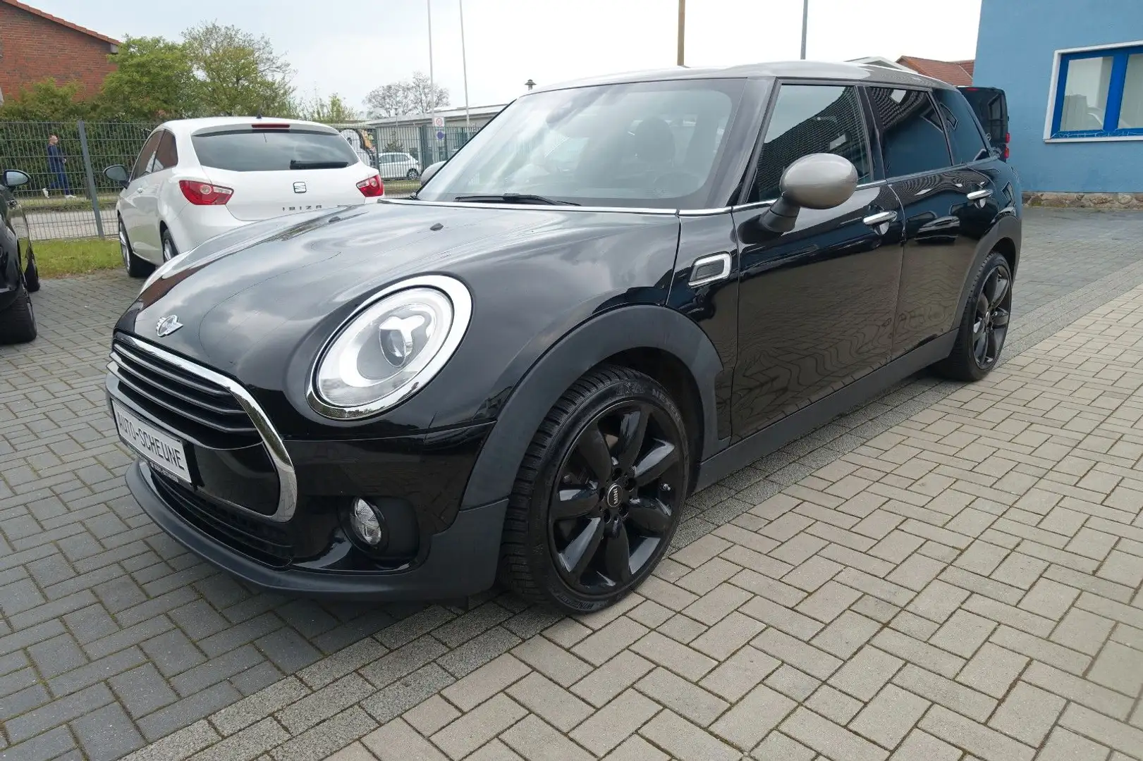MINI Cooper D Clubman Cooper D*Automatik*Bi-Xenon*Leder*Alu* Black - 1