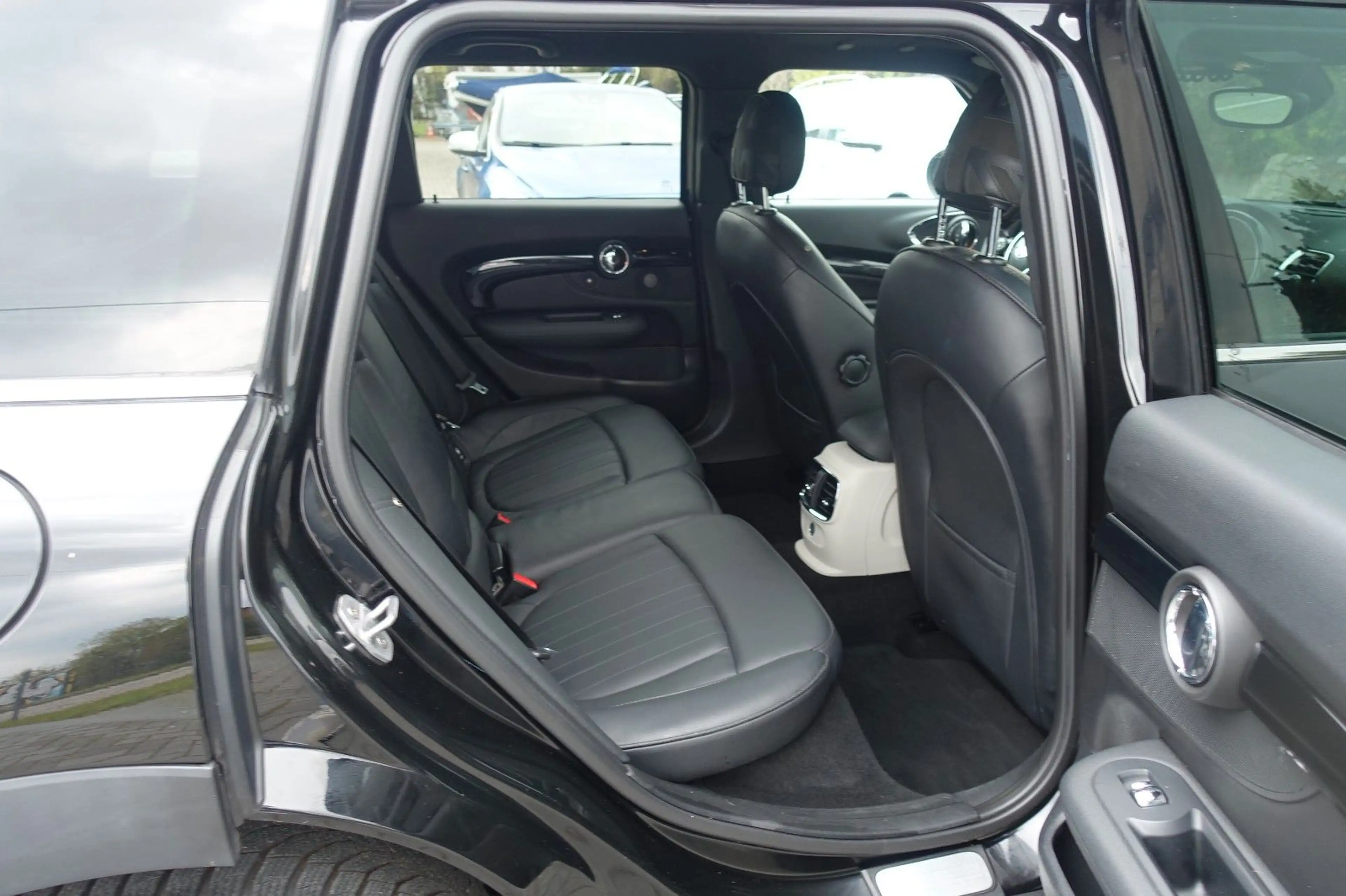 MINI Cooper D Clubman Cooper D*Automatik*Bi-Xenon*Leder*Alu* — photo 13
