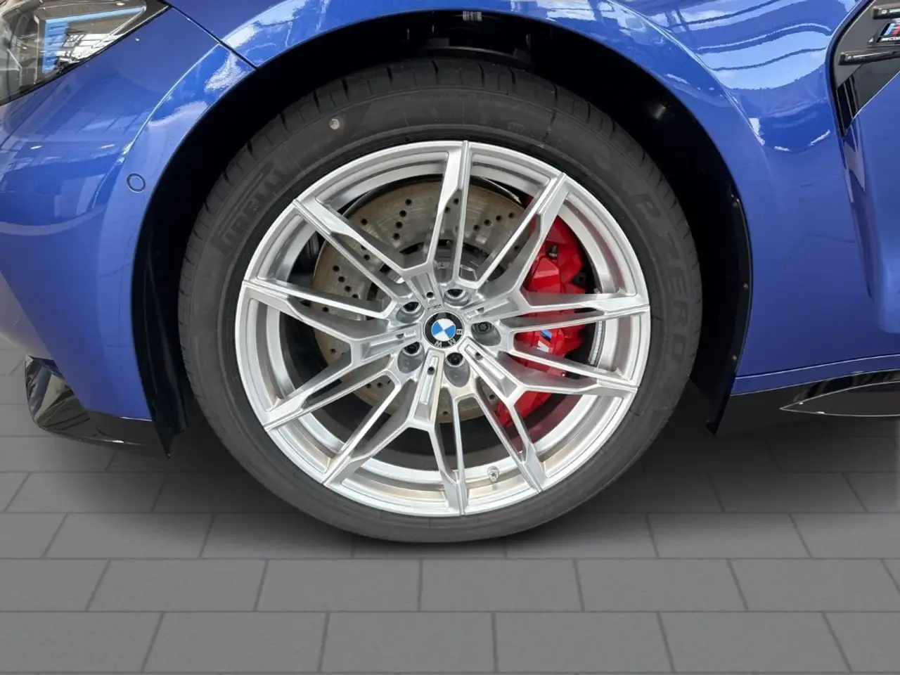 BMW M4 Competition Cabrio mit M xD Ultimate Package Memor 6