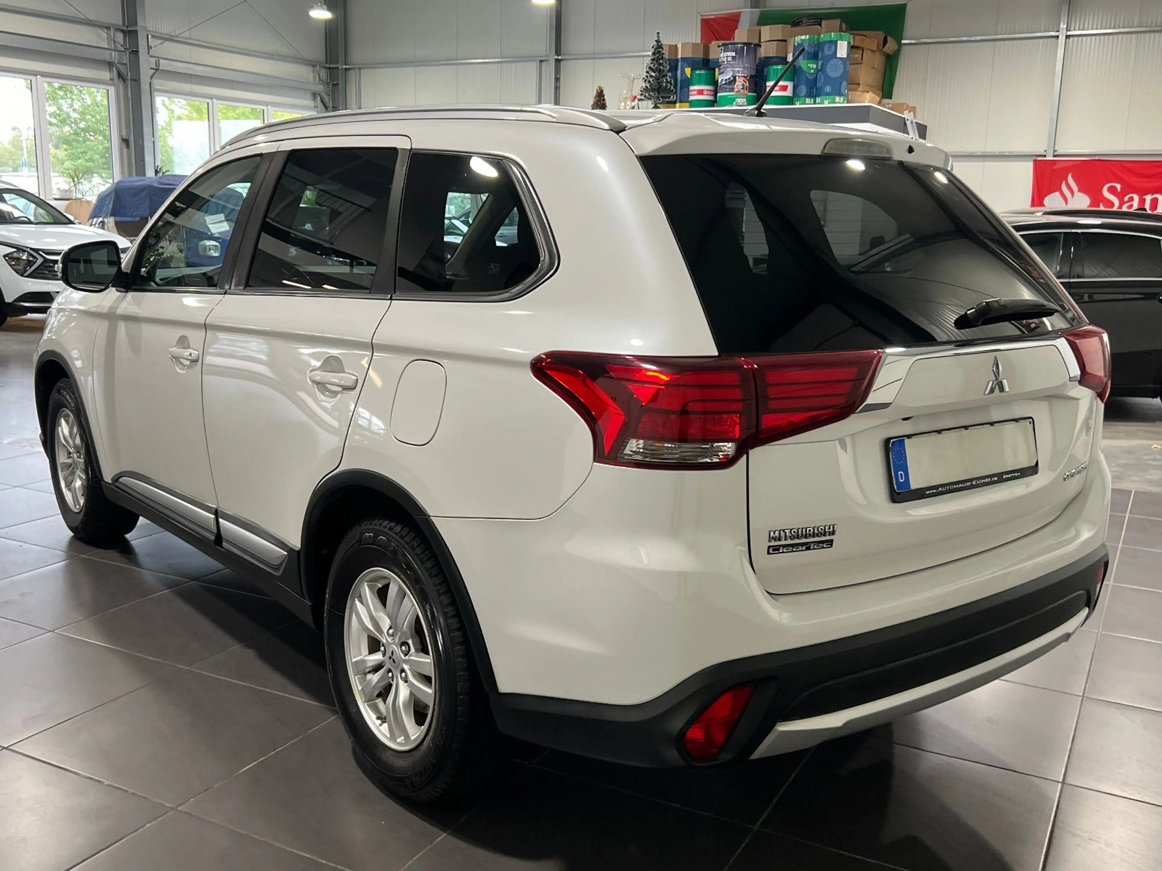Mitsubishi Outlander 2.0 **Kamera*Tempomat*BT*SHZ** — photo 2