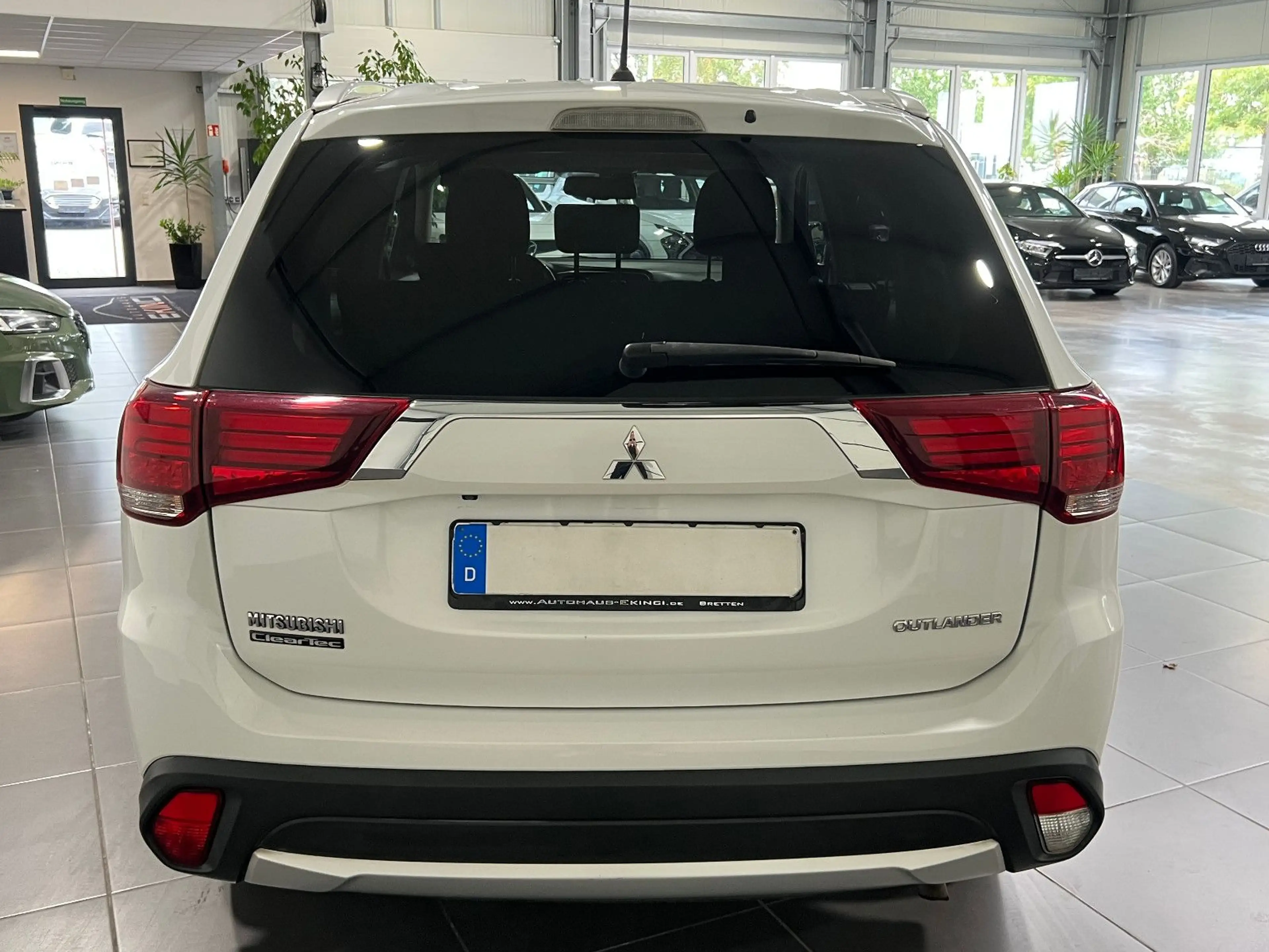Mitsubishi Outlander 2.0 **Kamera*Tempomat*BT*SHZ** — photo 8