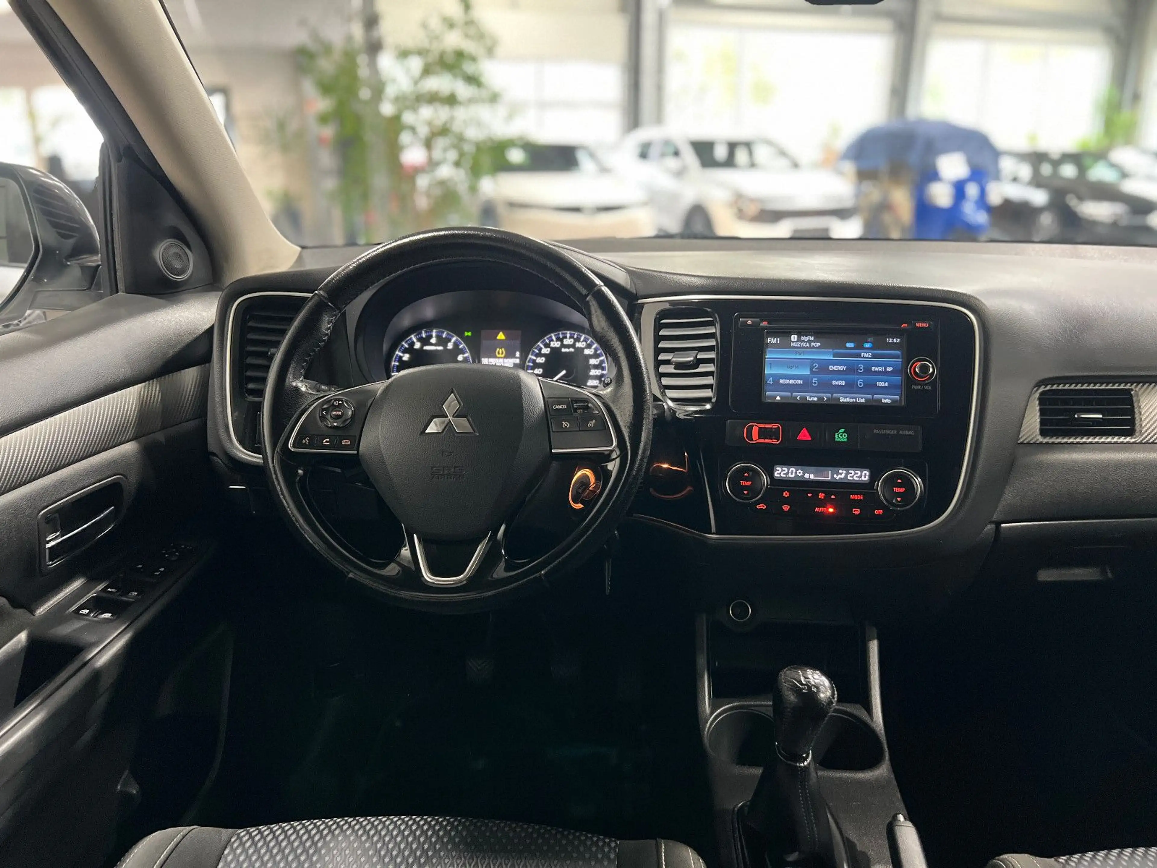 Mitsubishi Outlander 2.0 **Kamera*Tempomat*BT*SHZ** — photo 14