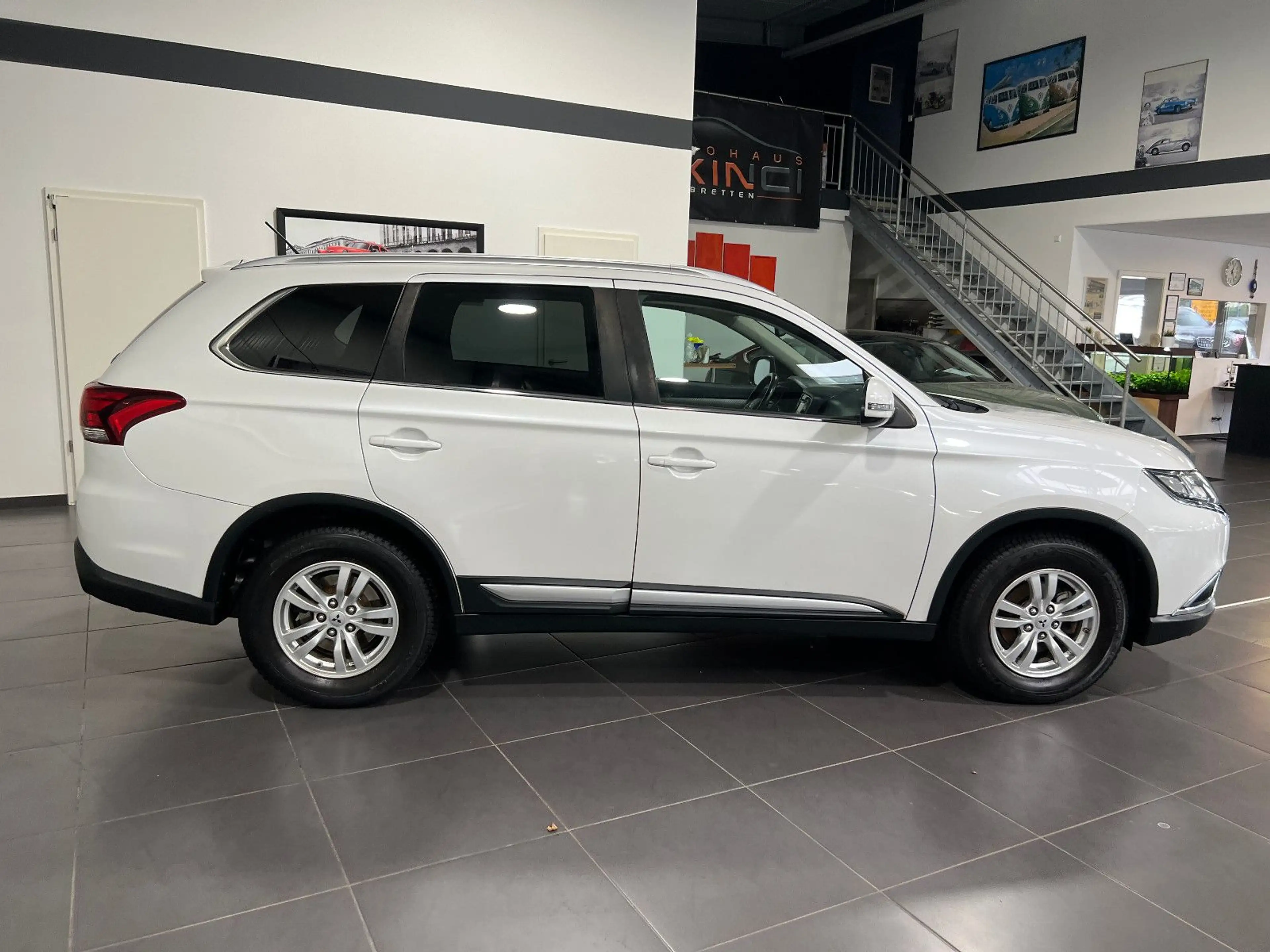 Mitsubishi Outlander 2.0 **Kamera*Tempomat*BT*SHZ** — photo 6