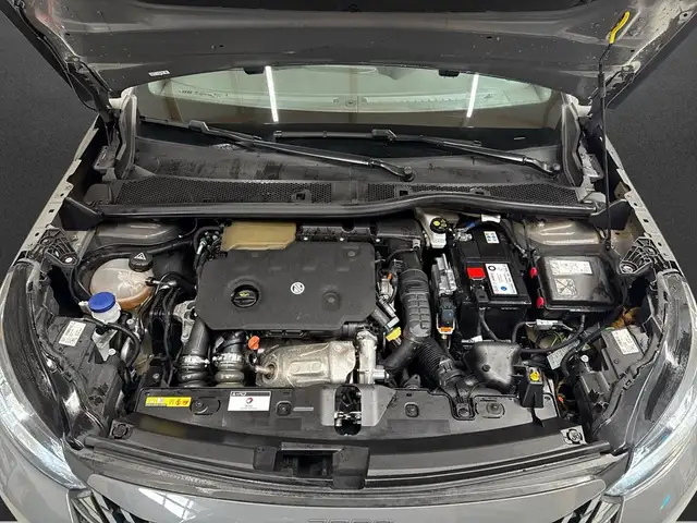 Peugeot 2008 view 8