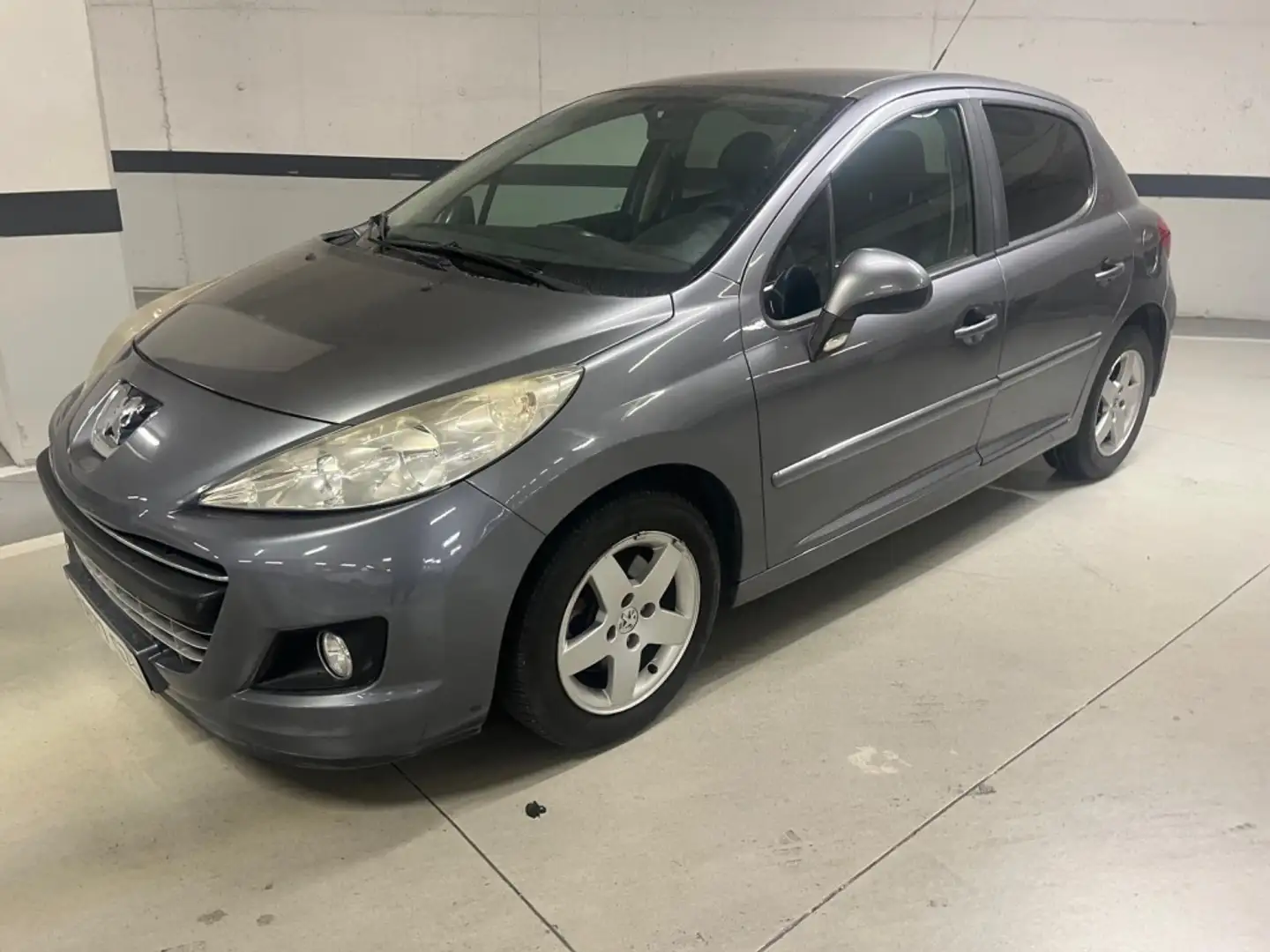 Peugeot 207 1.4 VTi 16v Envy Grijs - 1