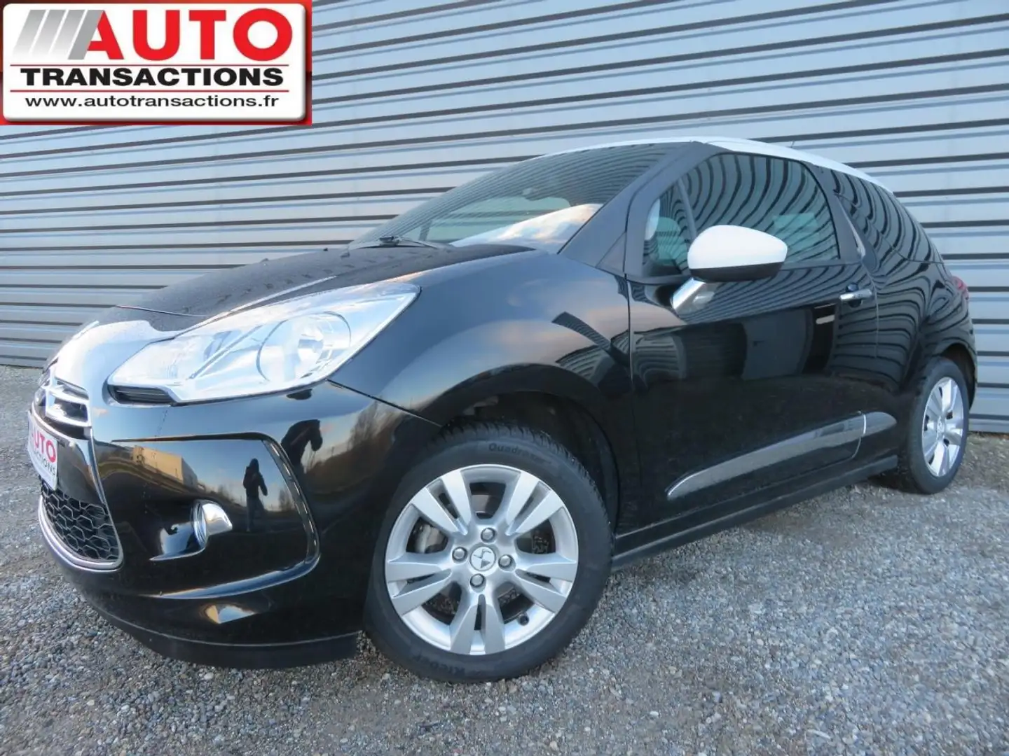 DS Automobiles DS 3 1.2i PureTech 12V S\u0026S - 110  BERLINE So Chic  Noir - 1