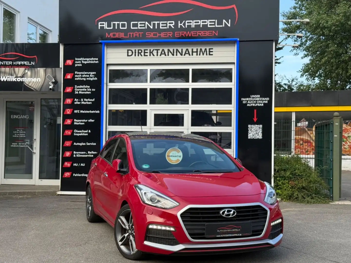 Hyundai i30 1.6 Turbo (Navi-Kamera-Panorama-Tempomat) Rot - 1