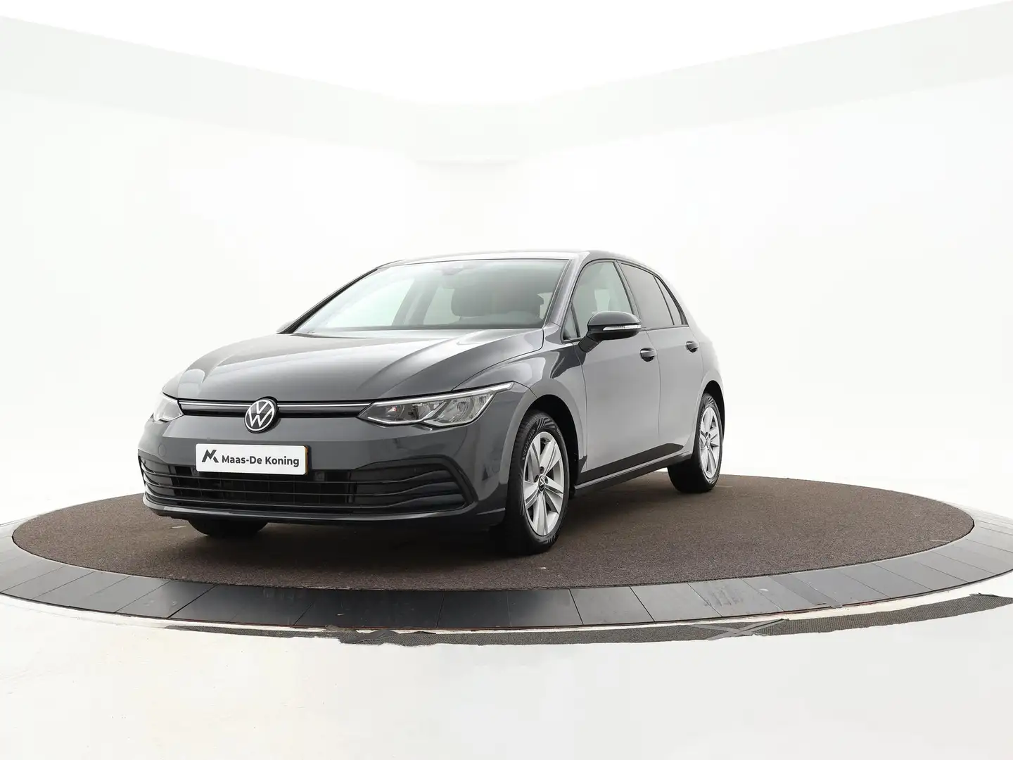 Volkswagen Golf 1.0 eTsi 110pk DSG Life · Apple/Android Car Play · Grijs - 1