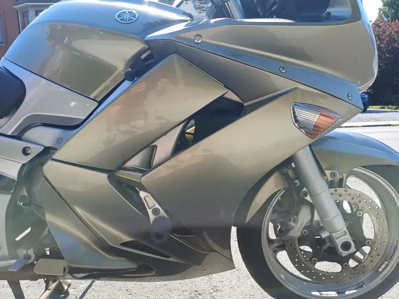 Yamaha FJR 1300 - foto 5