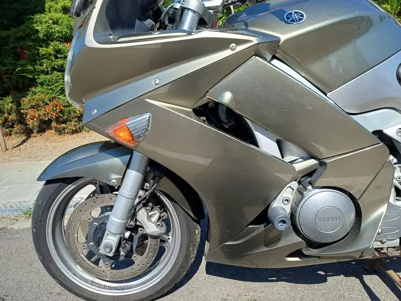 Yamaha FJR 1300 - foto 4