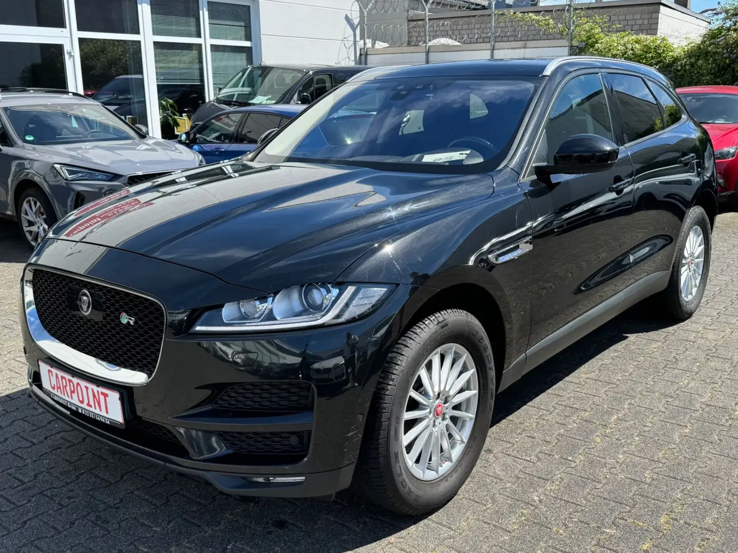 Jaguar F-Pace F-PACE"AWD-NAVI/BI-XENON/KAMERA/HEAD-UP/8 FACH Noir - 1