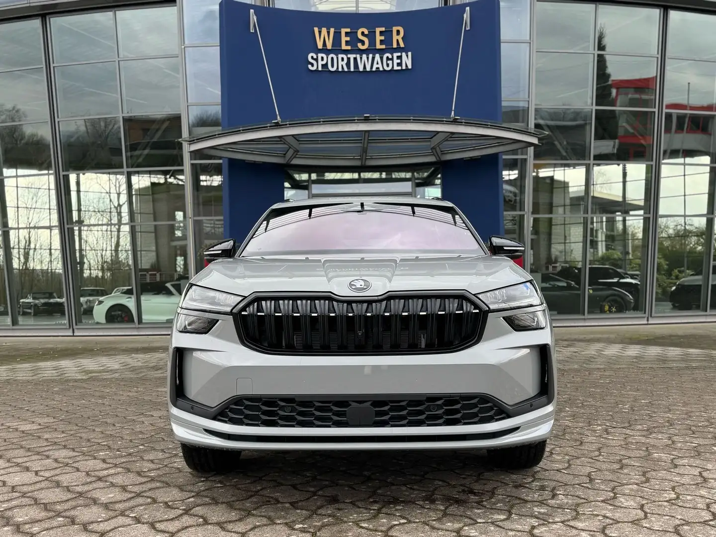 Skoda Kodiaq Sportline 2.0 TDI 4x4 DSG NEW*7Sitzer/Pano/Standhz Grau - 2