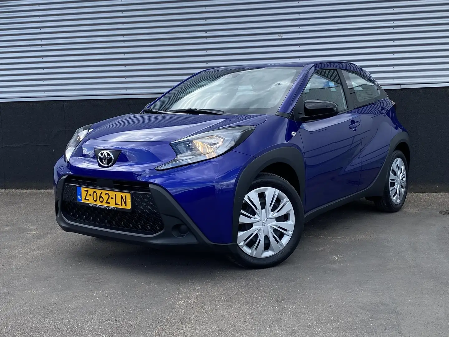 Toyota Aygo X 1.0 VVT-i MT Play Apple CarPlay/Android Auto navig Blauw - 2