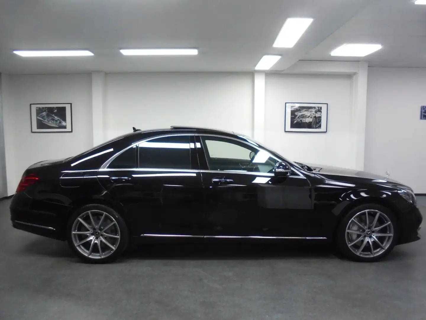 Mercedes-Benz S 560 4Matic 1.Hand Panorama TÜV/neu Schwarz - 1