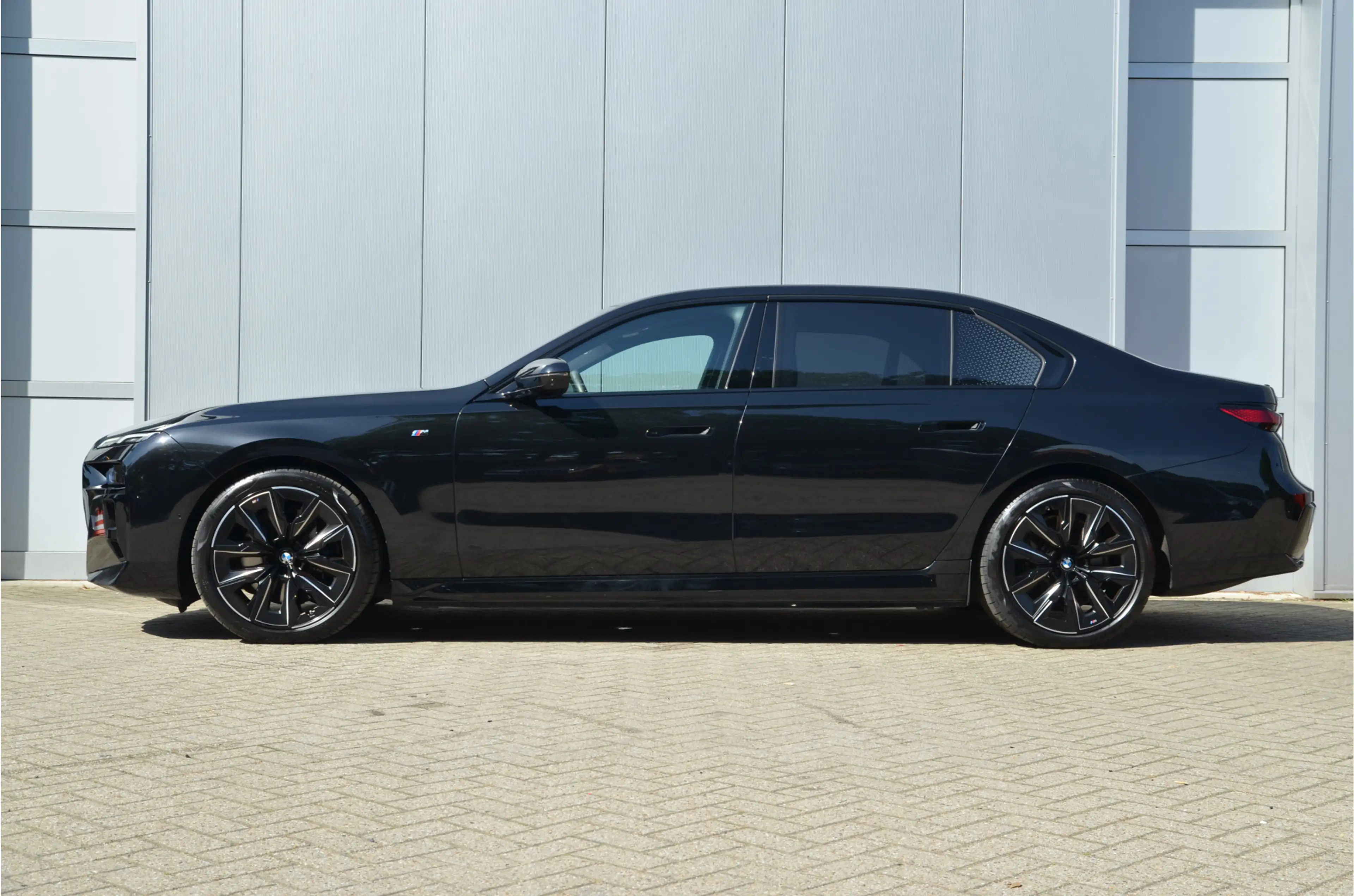 BMW i7 eDrive50 M Sport / Panoramadak Sky Lounge / Connoi — photo 3