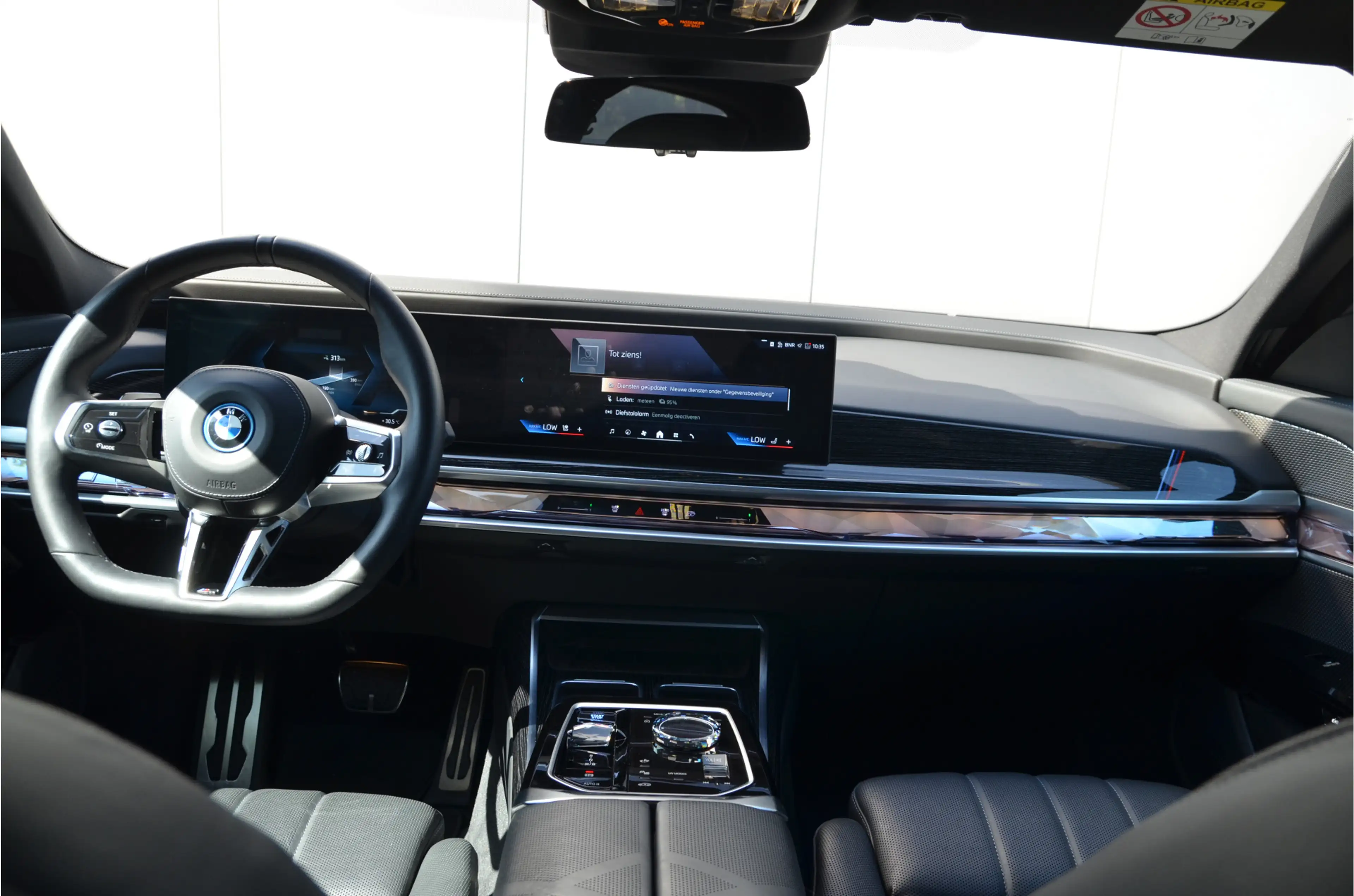 BMW i7 eDrive50 M Sport / Panoramadak Sky Lounge / Connoi — photo 7