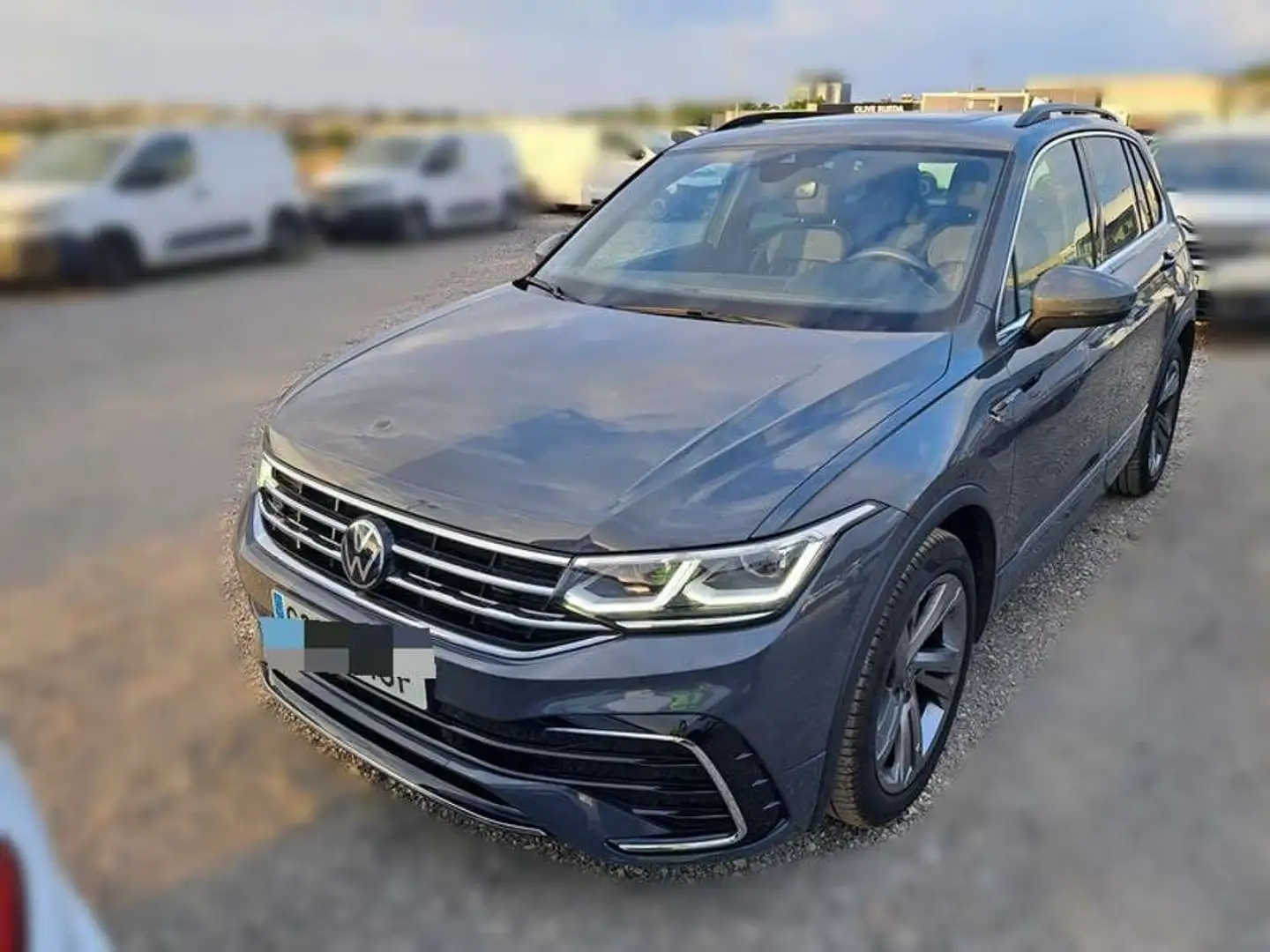 Volkswagen Tiguan 2.0TDI R-Line DSG 110kW Gris - 2