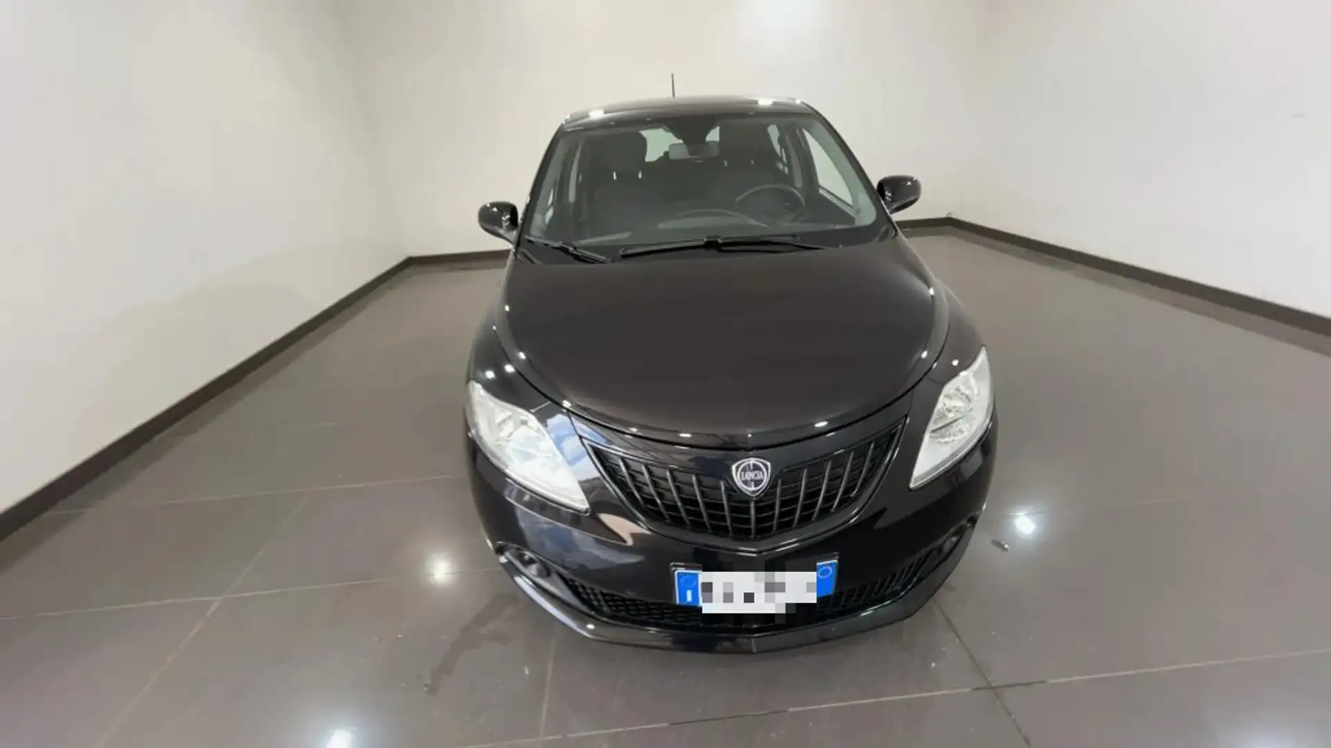 Lancia Ypsilon 1.0 FireFly 5 porte S&S Hybrid Oro #Clima.Auto Nero - 2