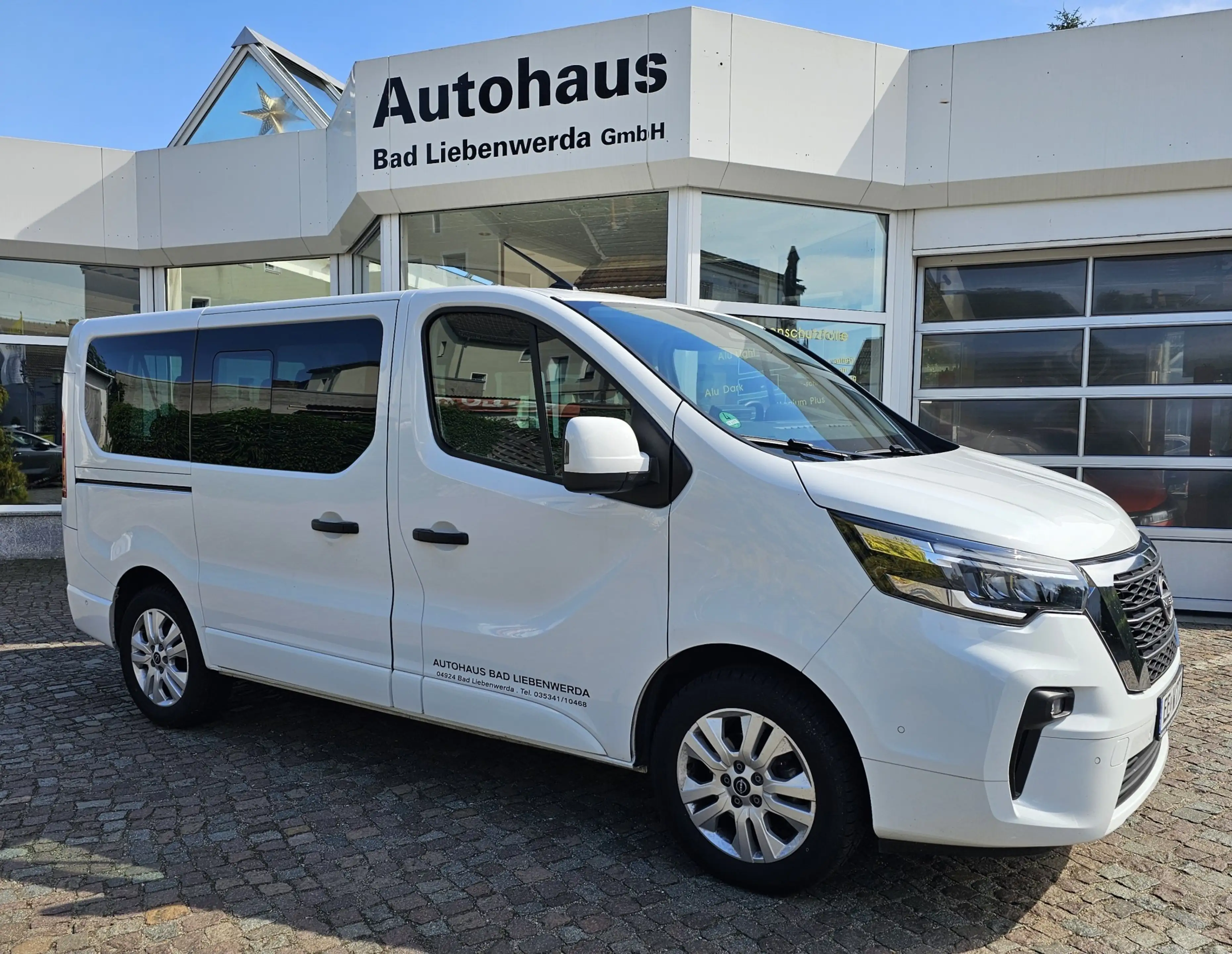 Nissan Primastar L1H1 2,8t Tekna SSitze 2Schibetüren Ahk — photo 3
