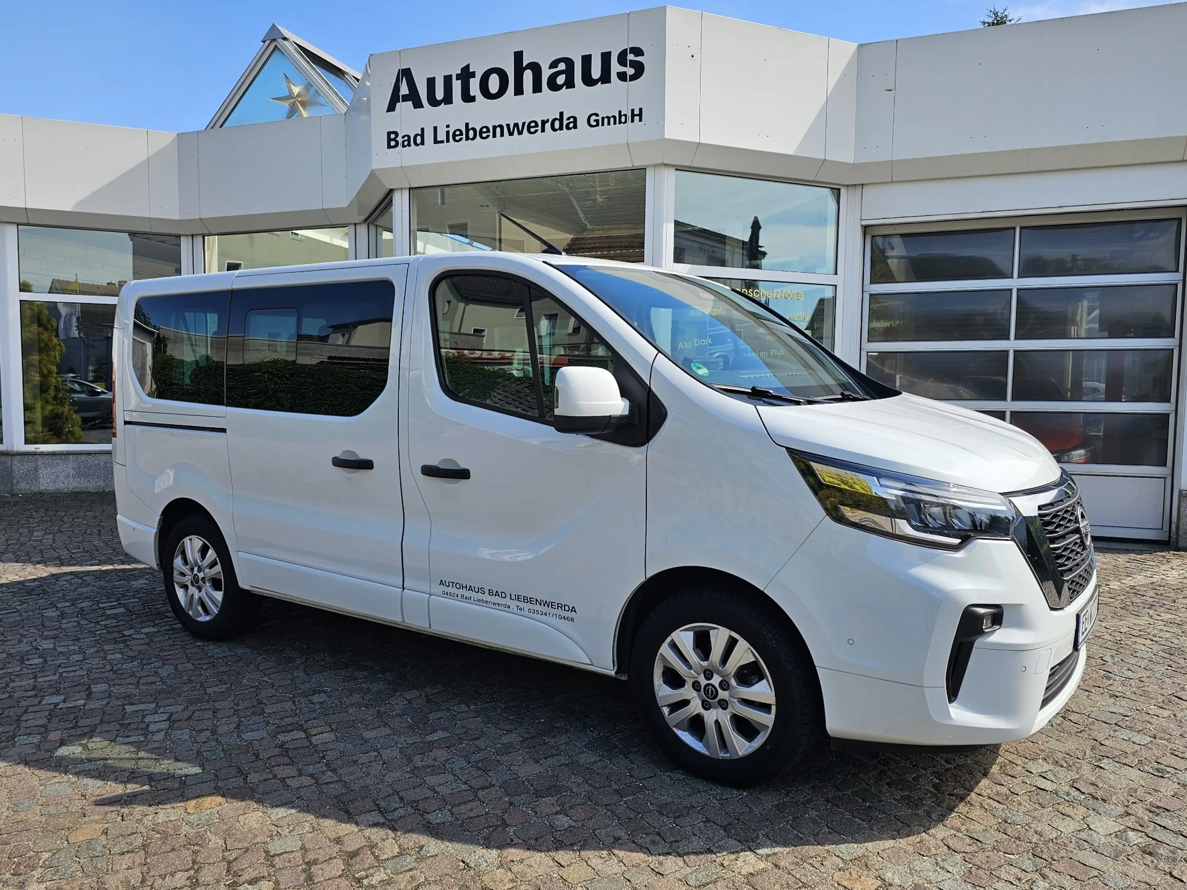 Nissan Primastar L1H1 2,8t Tekna SSitze 2Schibetüren Ahk — photo 4