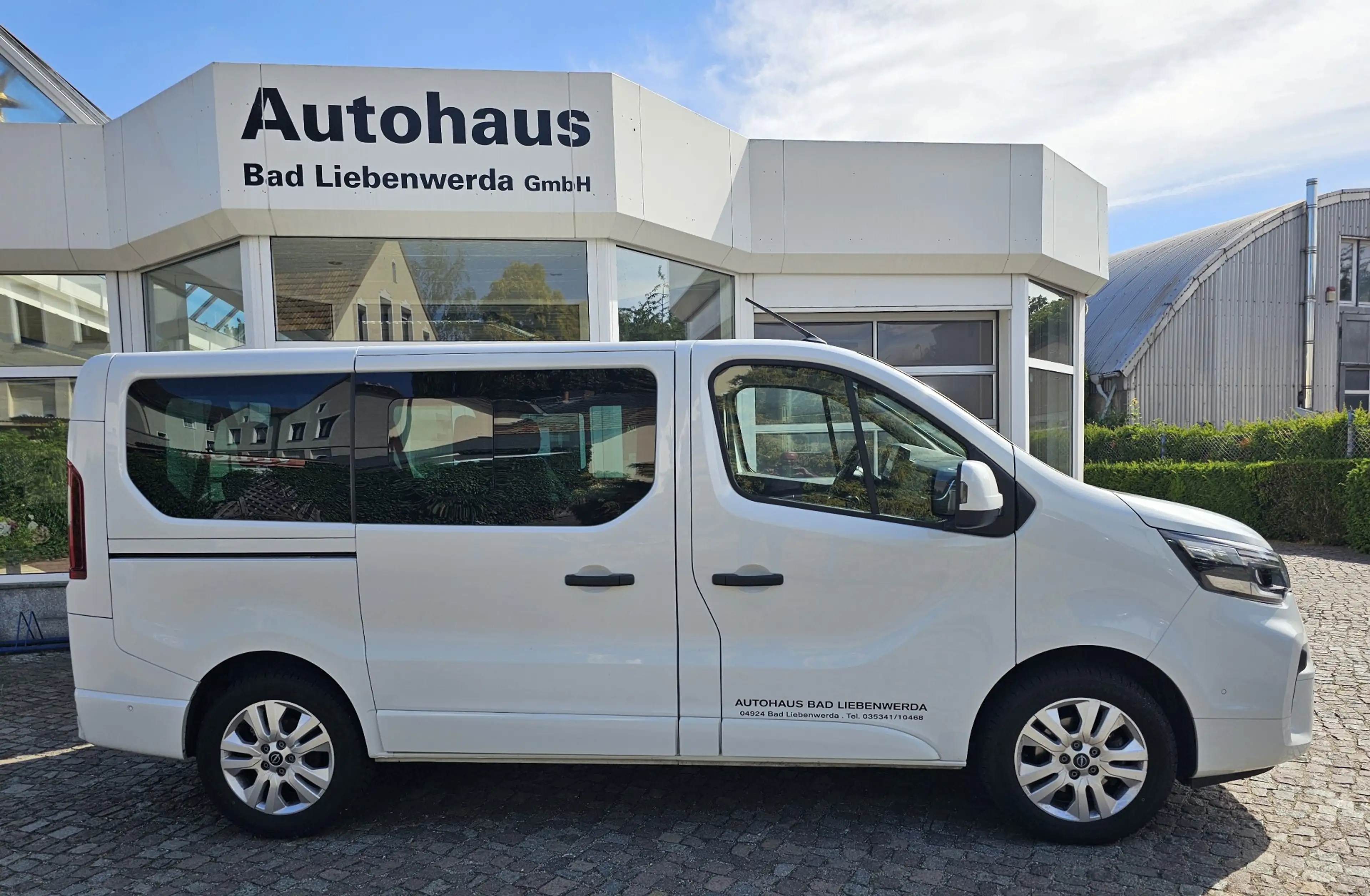 Nissan Primastar L1H1 2,8t Tekna SSitze 2Schibetüren Ahk — photo 5